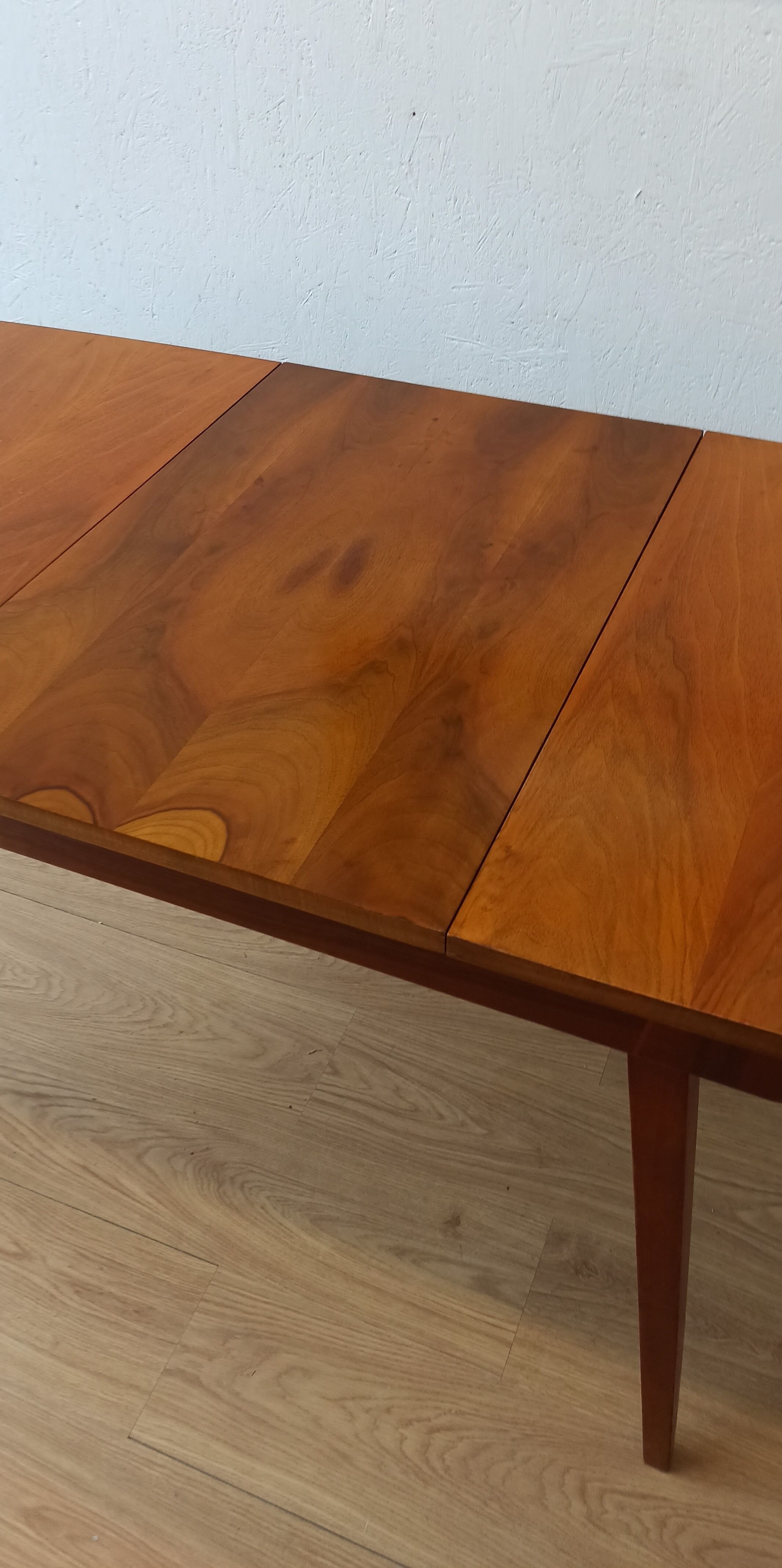 Modernist extendable dinning table  Bilea  of the 1960s.