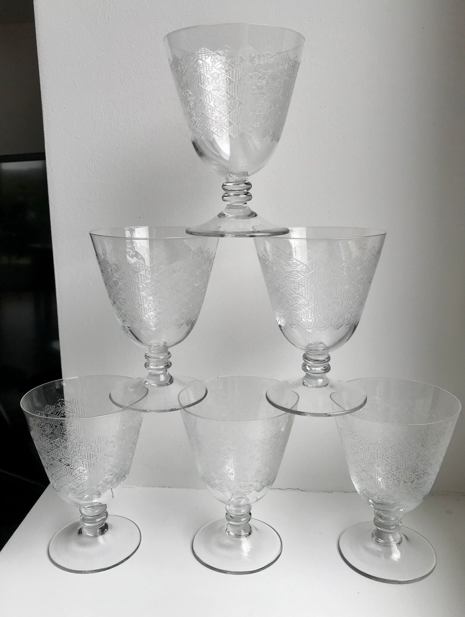 Set of 6 large crystal wine glasses engraved 60s