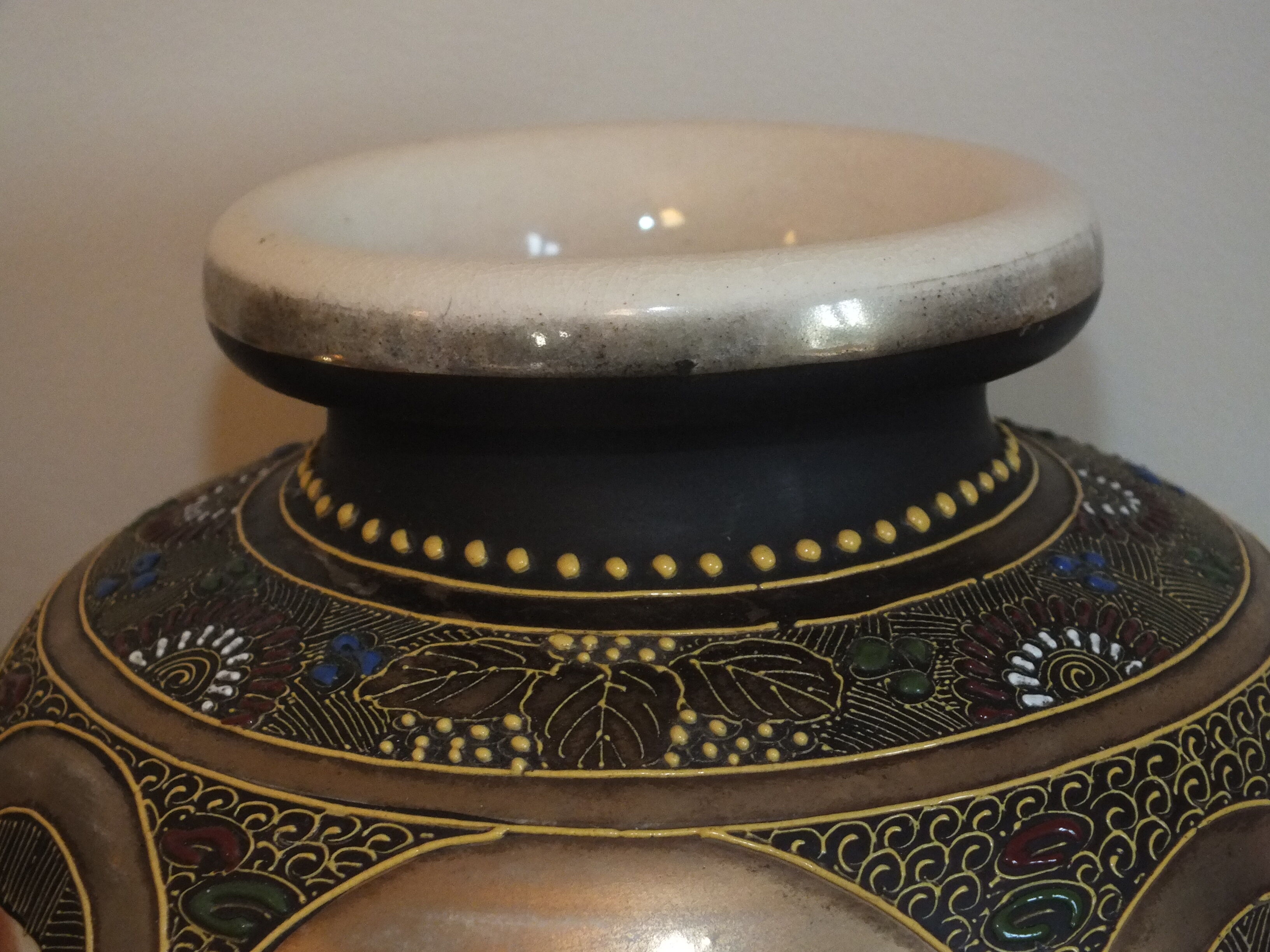 Pair of old Japan Satsuma vases, signed and enamelled