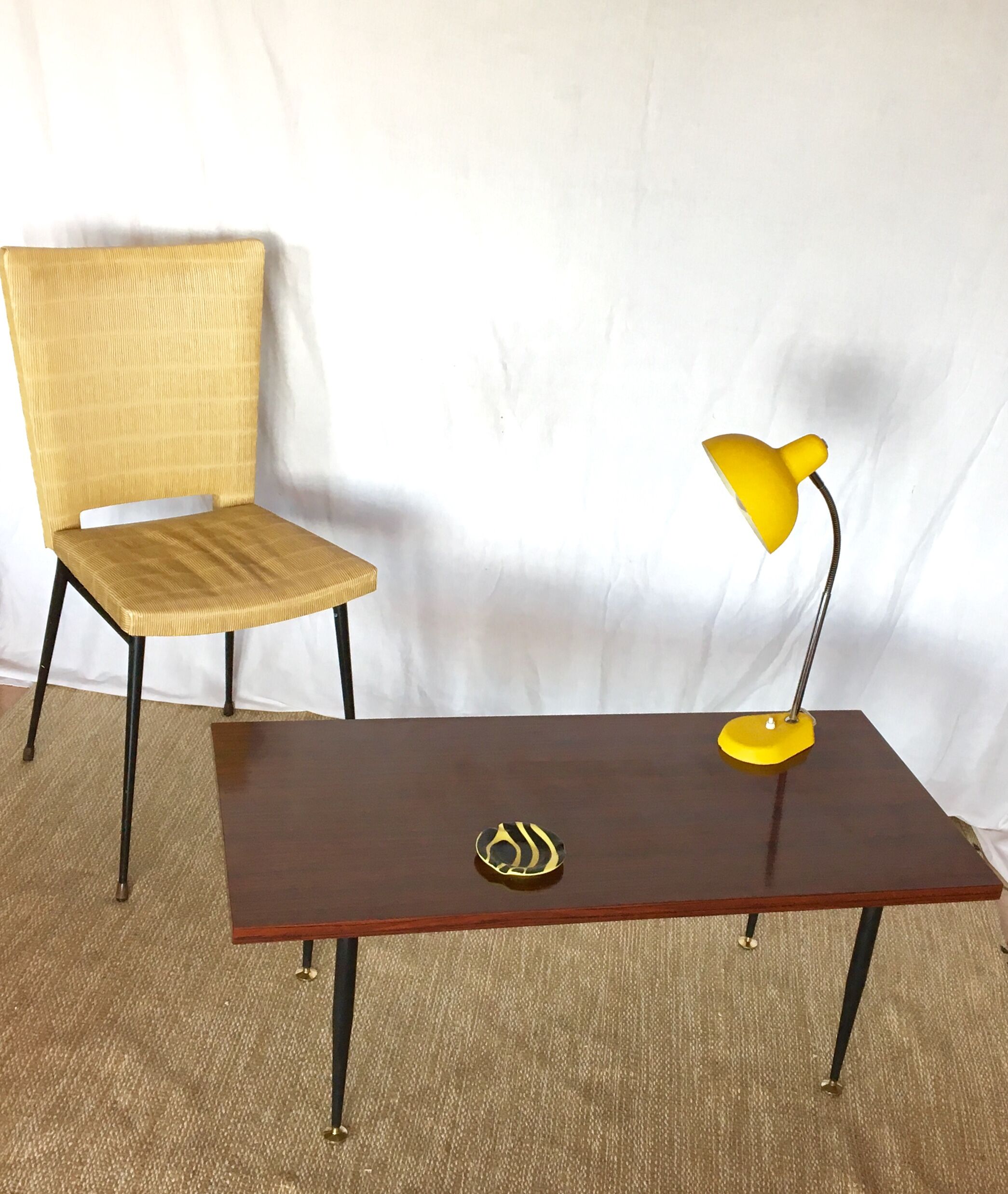 Table low 60s formica