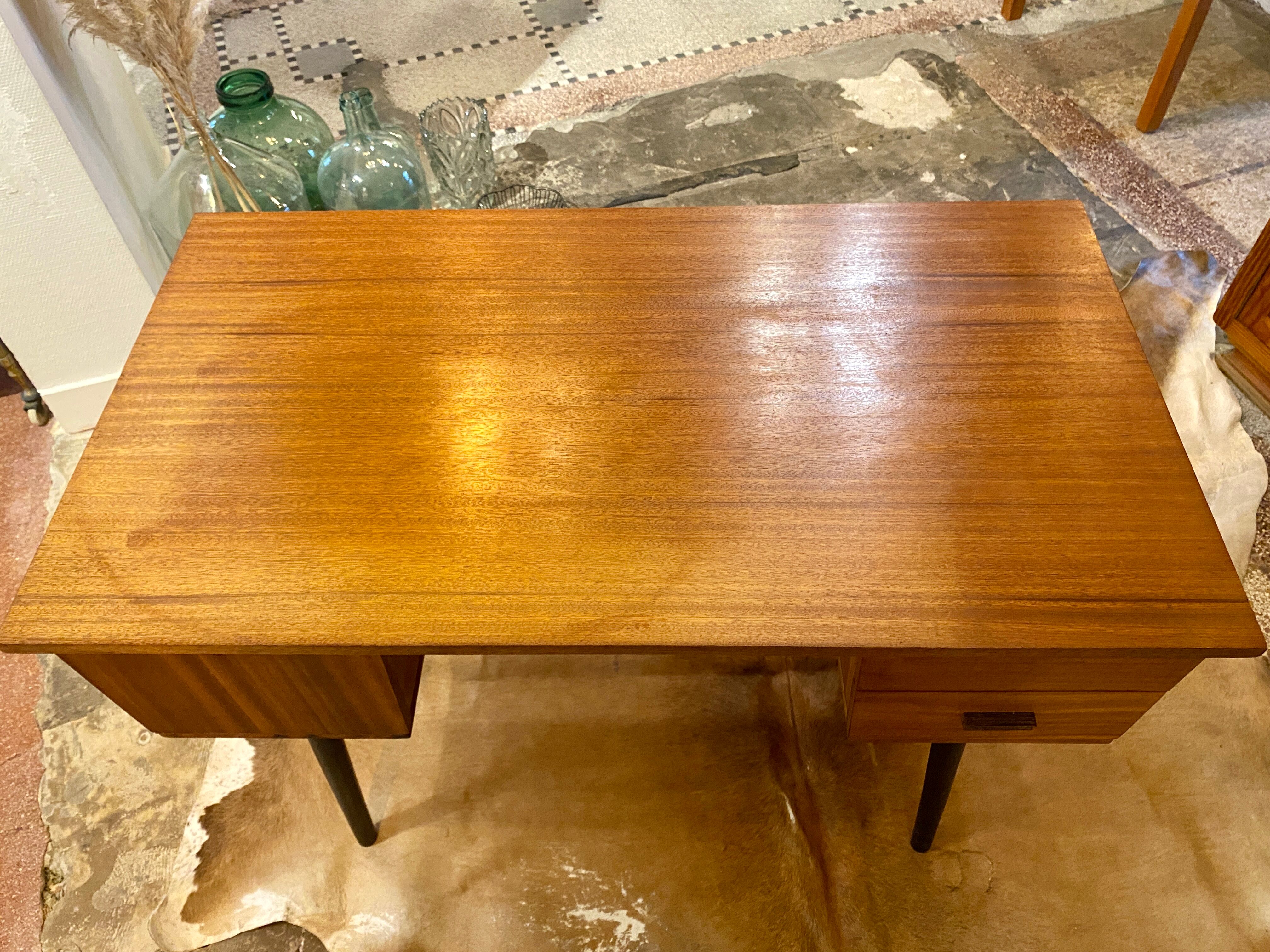 Scandinavian office 1960 two sides