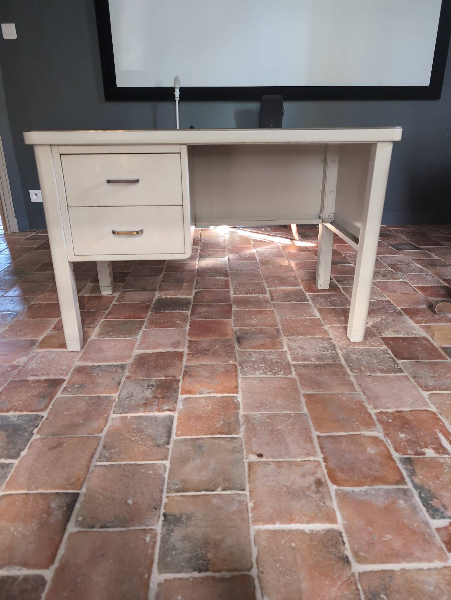 Children's metal desk