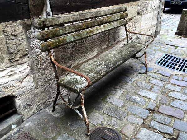 Banc de jardin en fer forgé