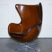 Chaise Egg Vintage Teintée à la Main en Brun Whisky