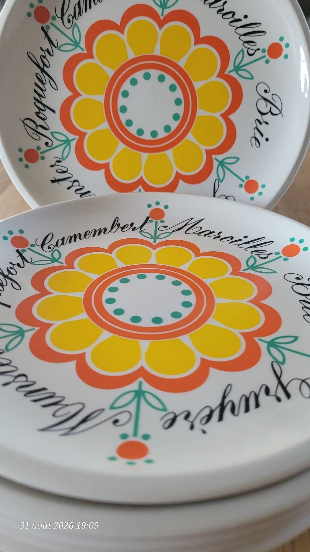6 retro cheese plates