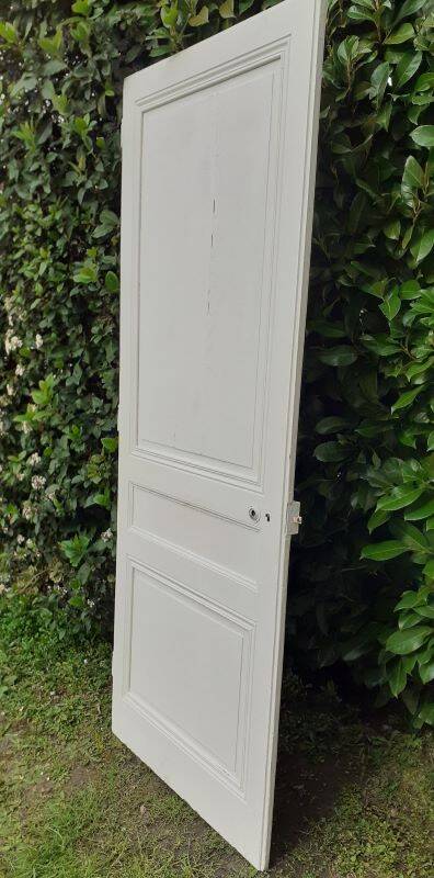 Communication door h221.5xl90cm old paneled, molded, interior