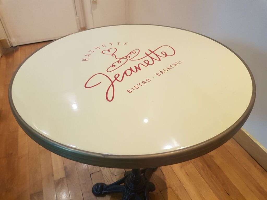 Jeanette bistro table d70 cm enamelled tray surrounded brass brushed molded foot tripod black cast