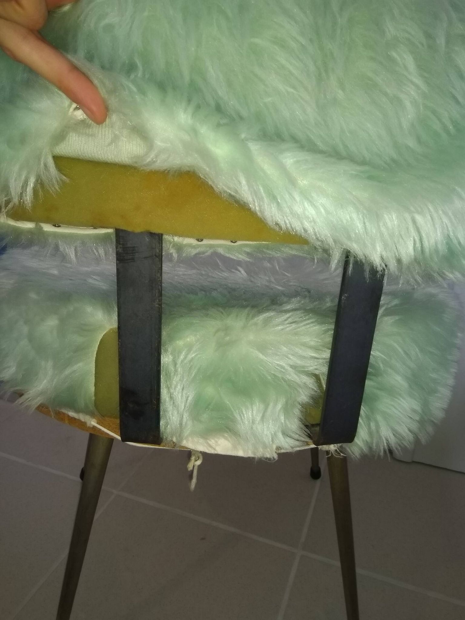 Paire de fauteuils moumoute type