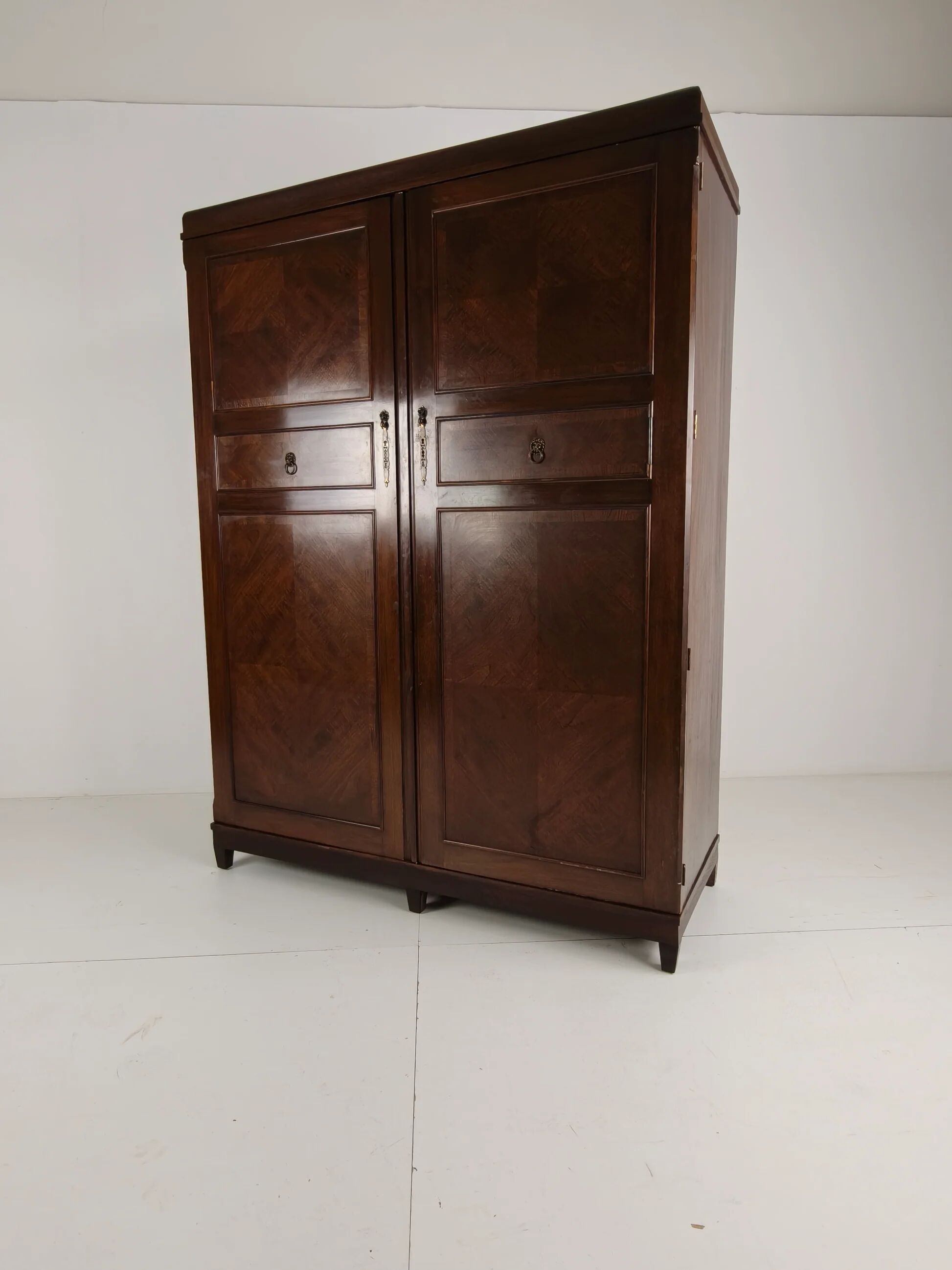 Belle garde-robe pour homme Art déco anglais des années 1920 Compactom Ltd