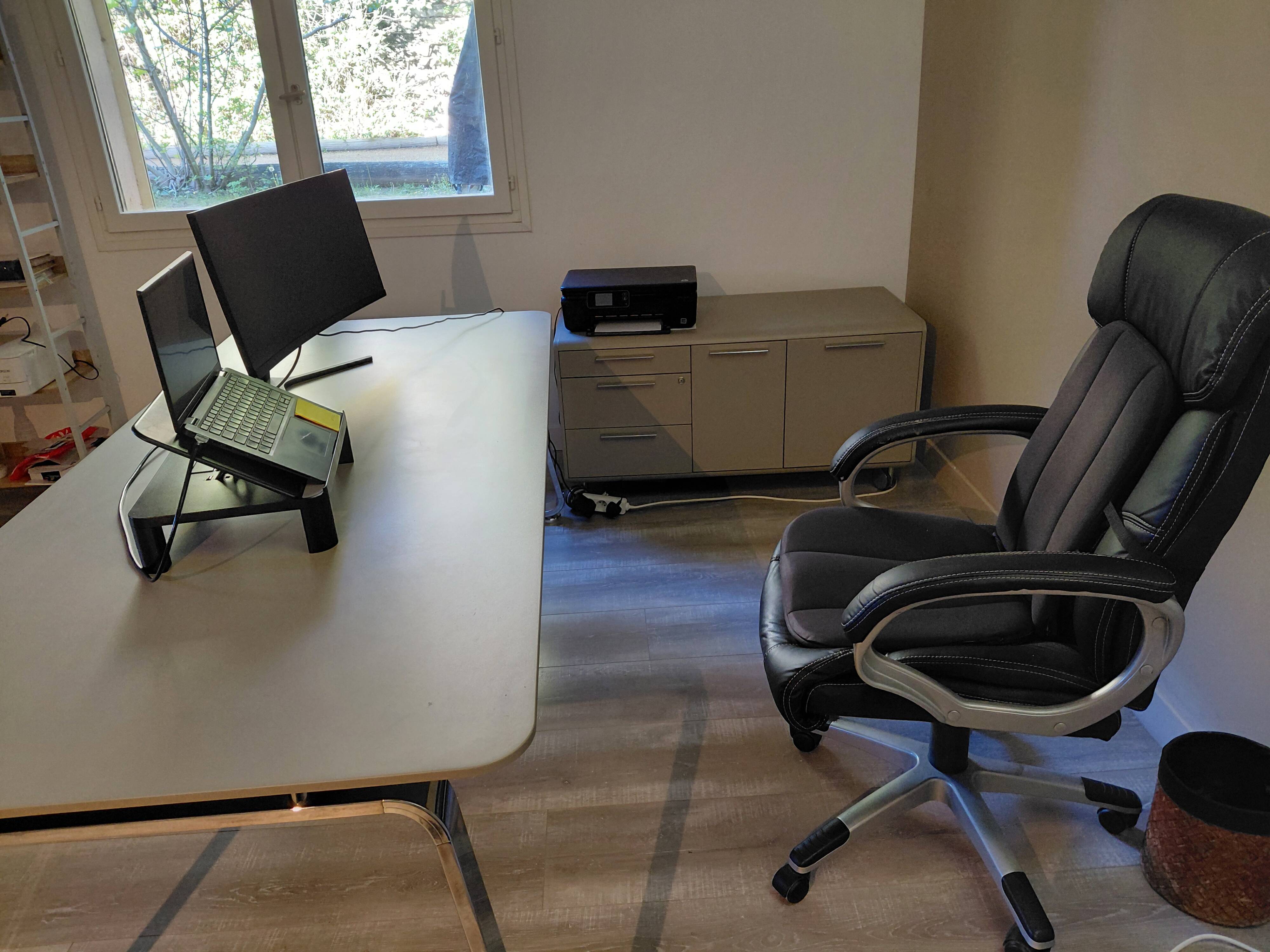 Seventies management desk in Stone Grey finish with chrome structure +