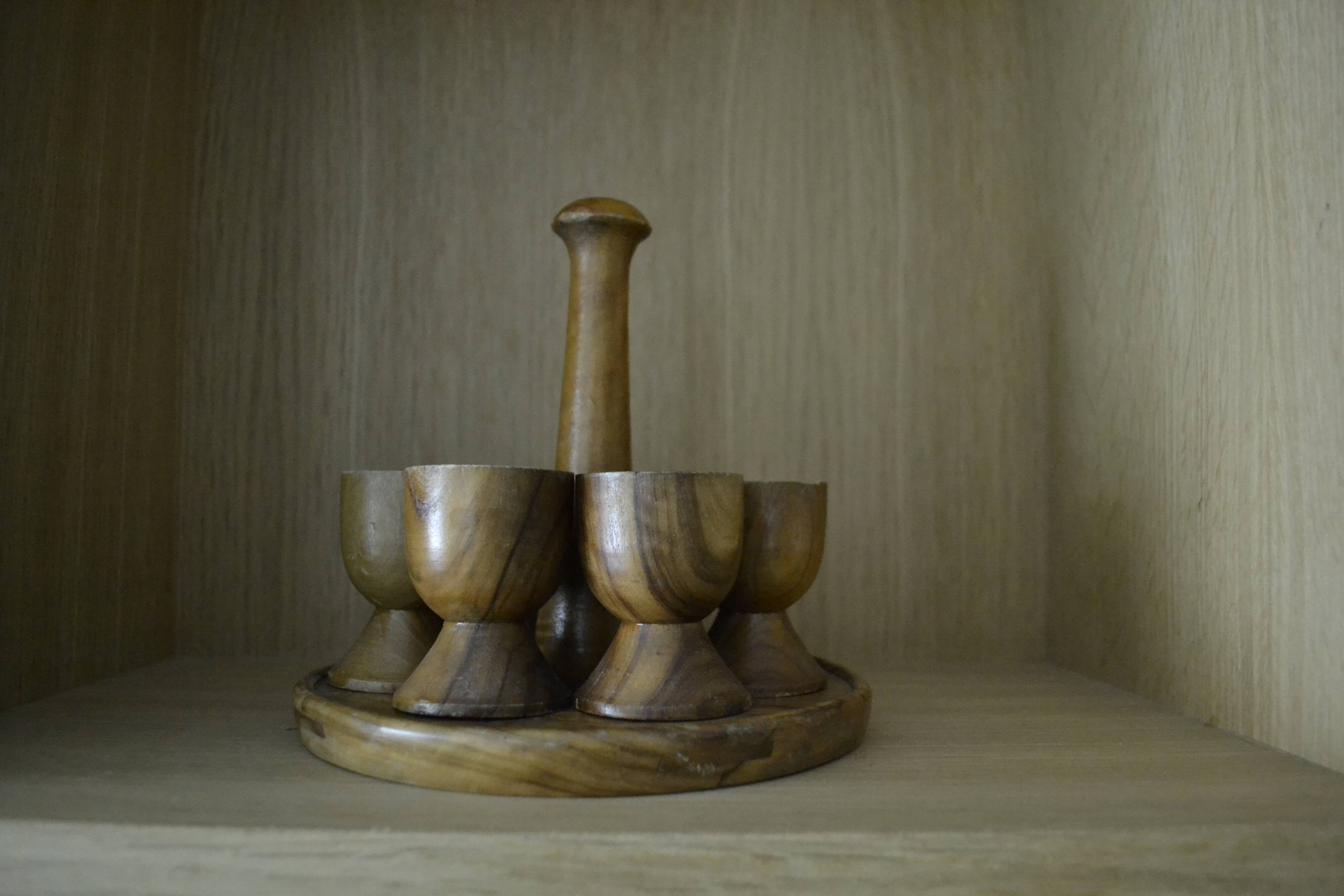 Set of 6 coquetiers and its wooden servant