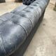 Canapé chesterfield en cuir bleu