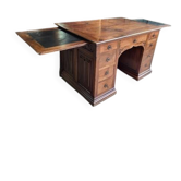 Ancien bureau 9 tiroirs en noyer de style gothique ref je