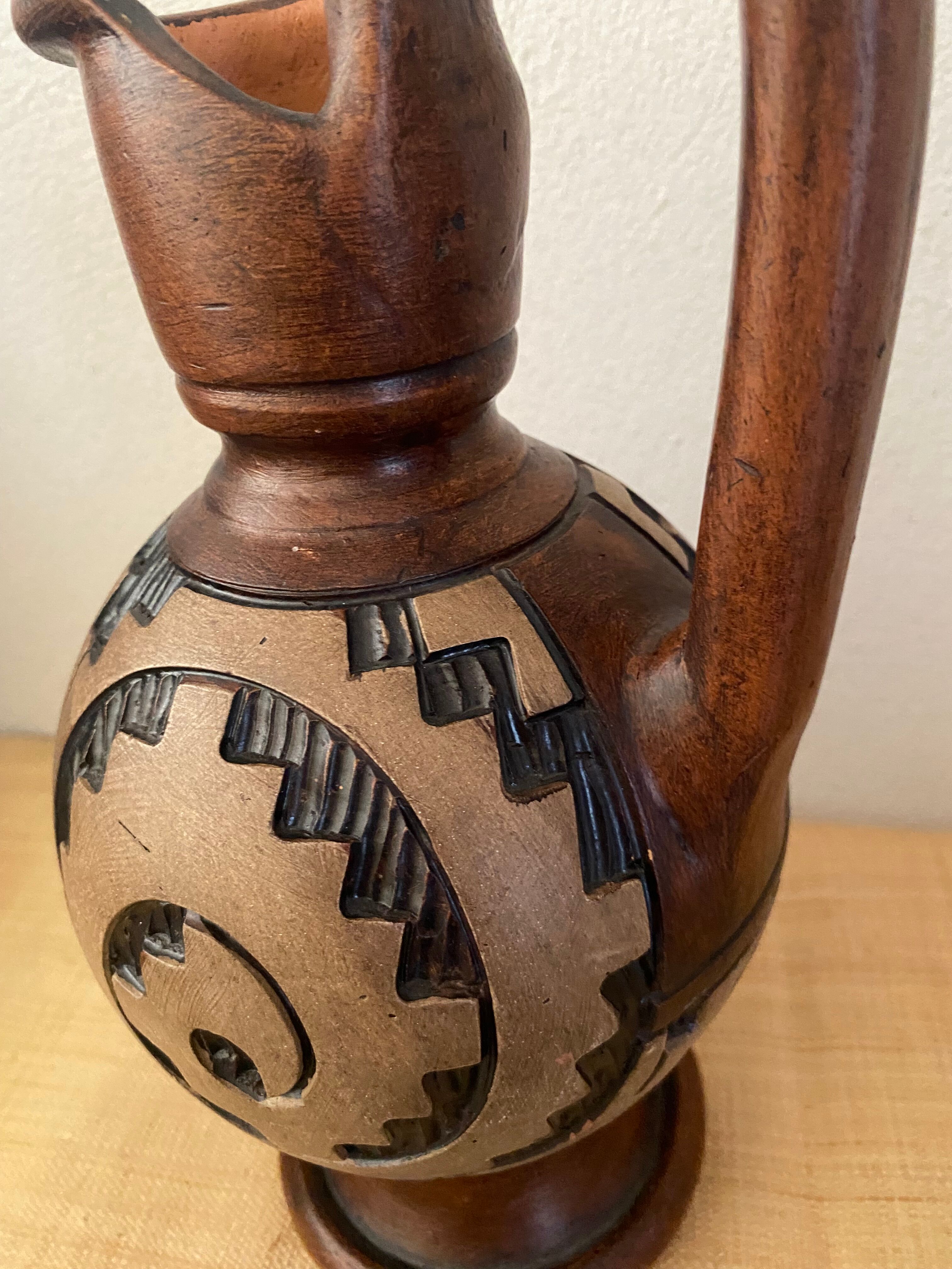 Pichet ibérique, terre cuite sculptée