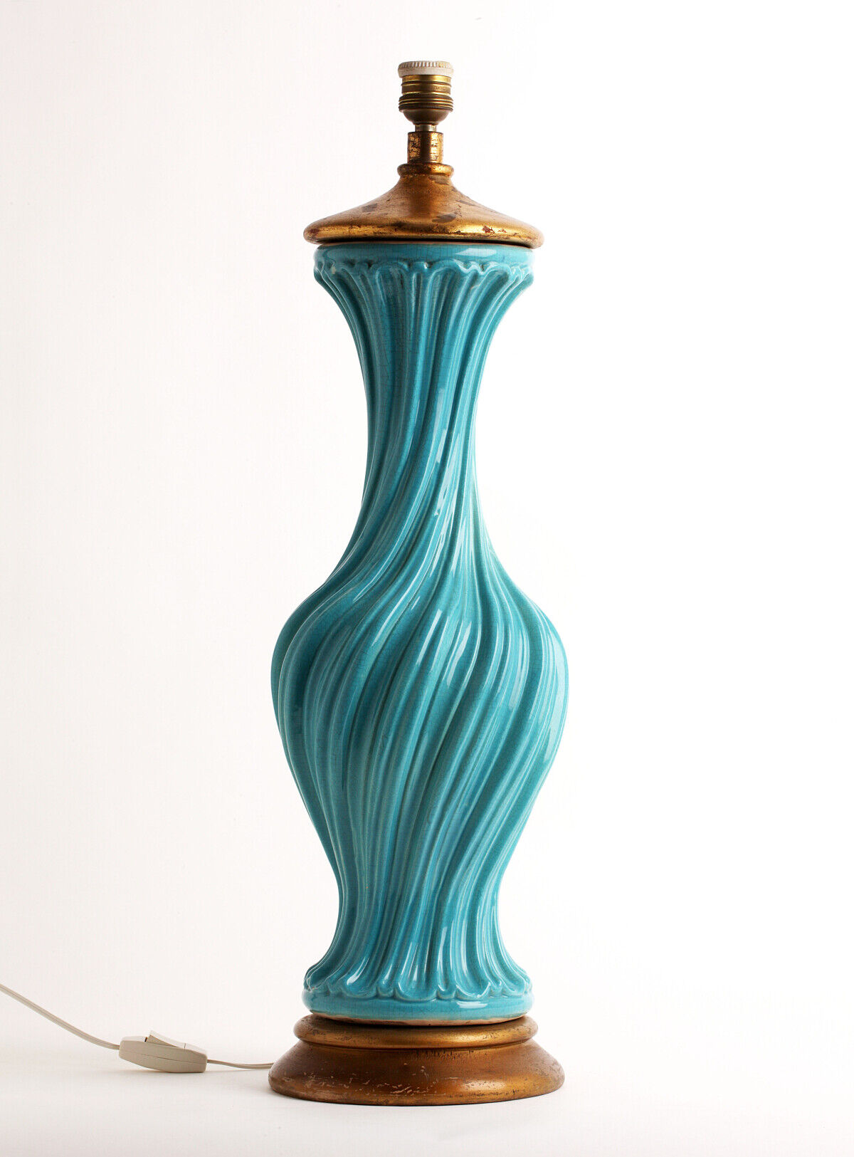 Twisted ceramic lamp