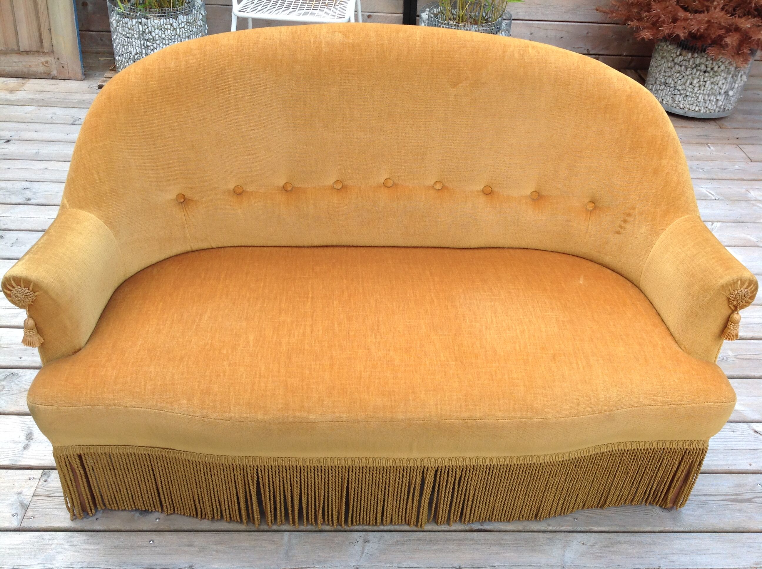 Yellow velvet toad sofa