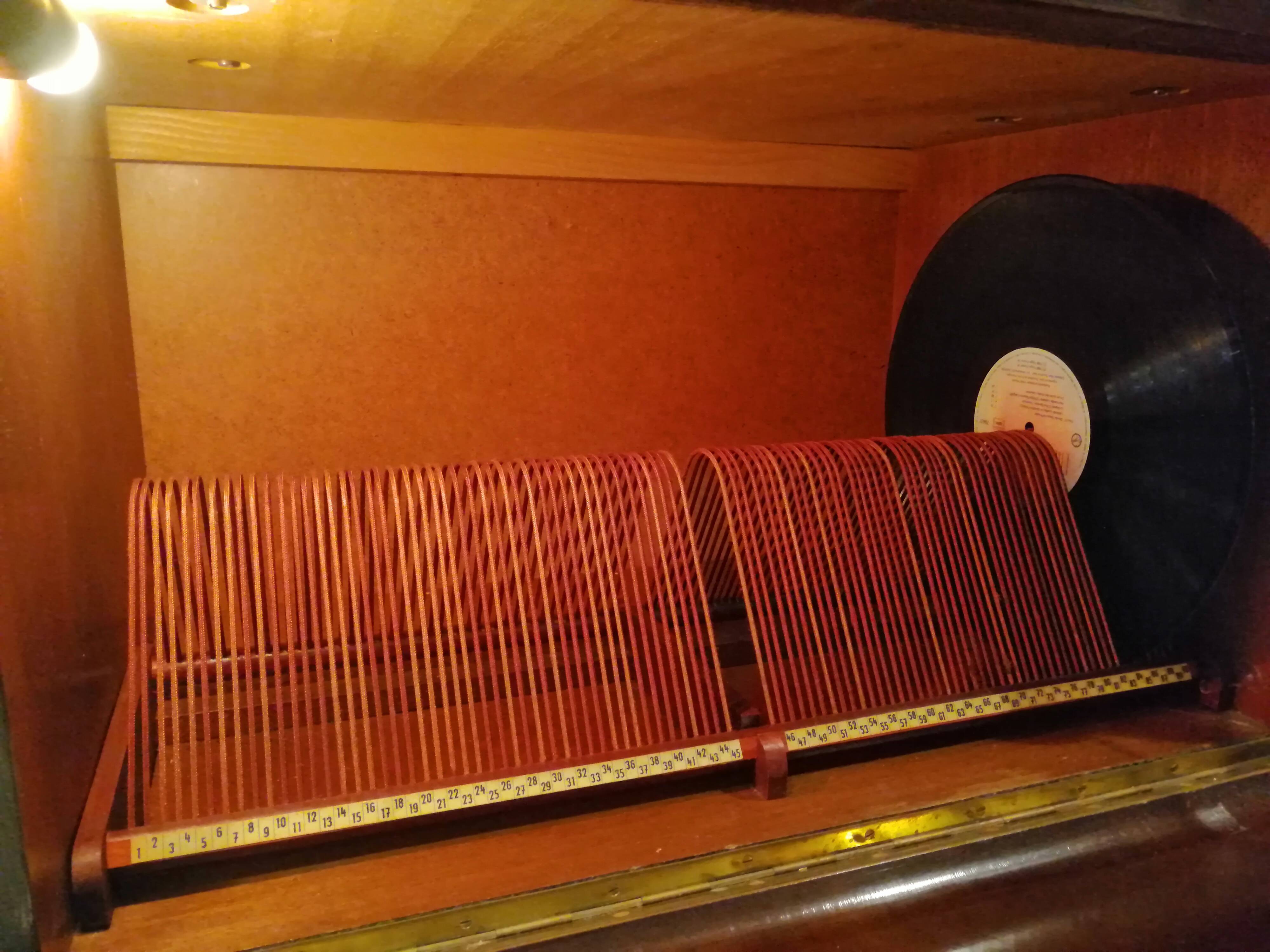 Grundig 3D sound hifi furniture