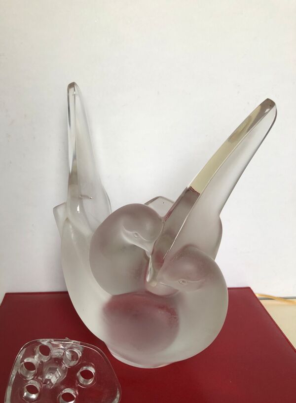 Vase pique-fleurs Lalique