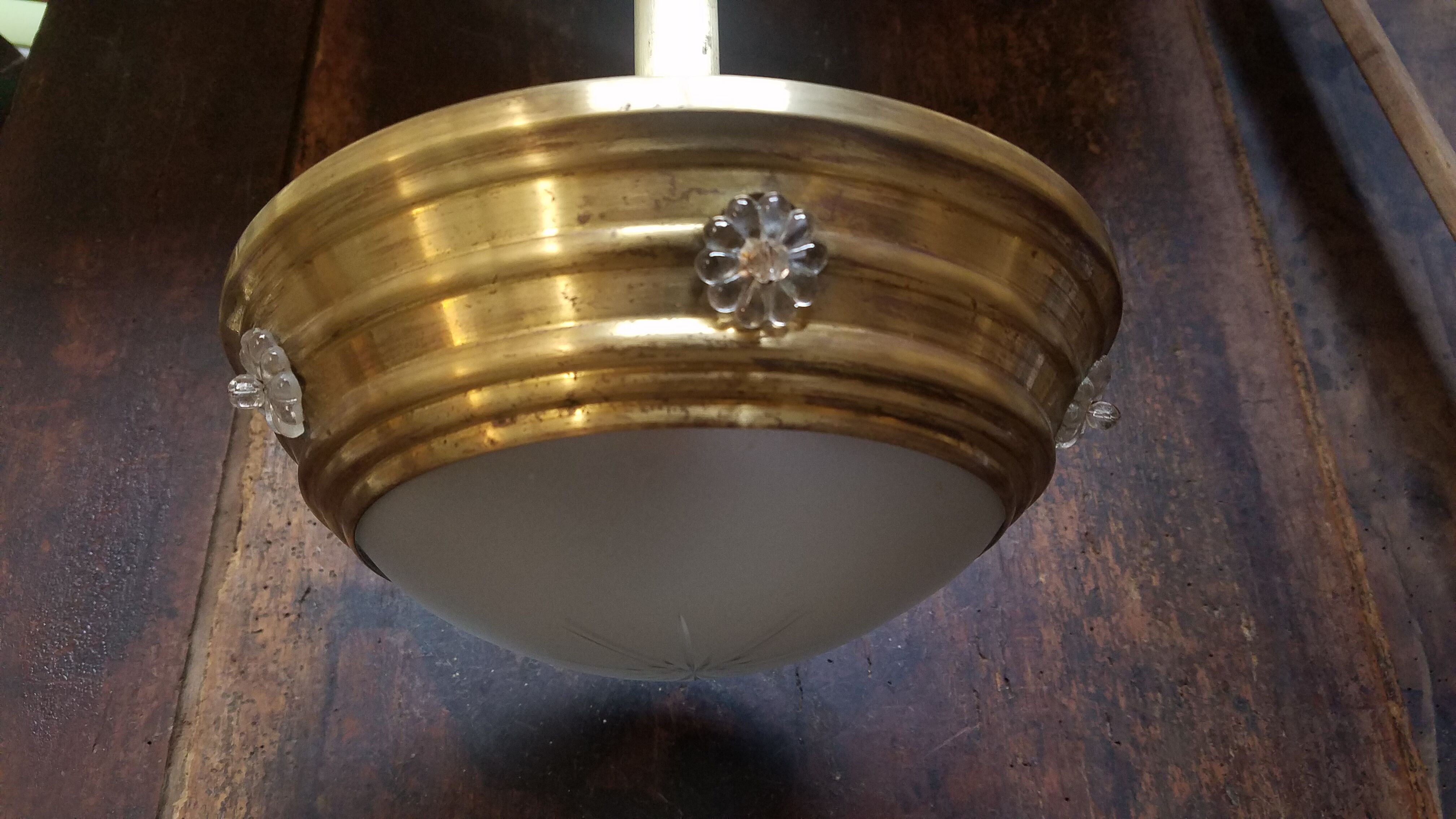 1900 suspension in brass and chiseled glass