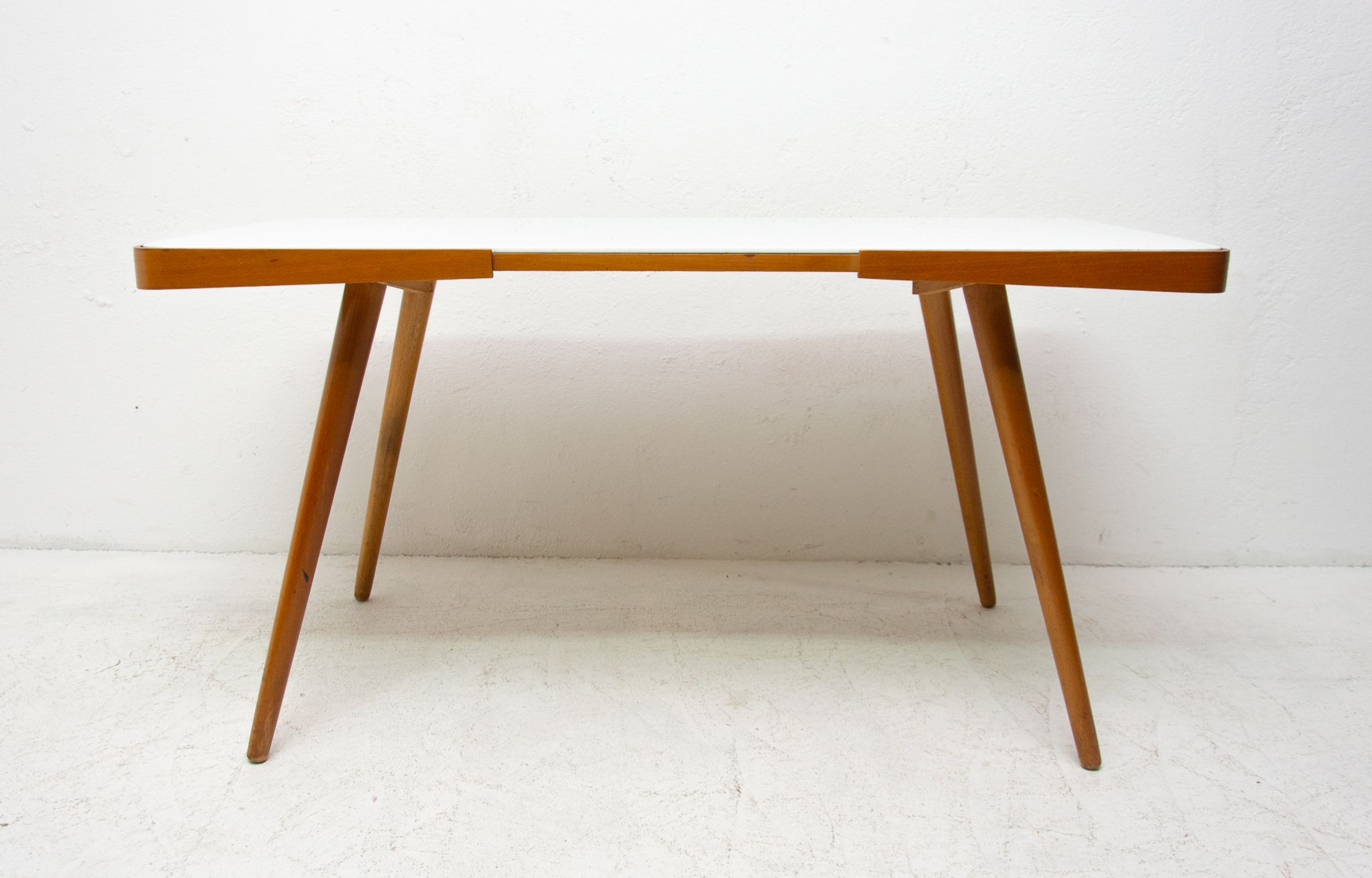 Table basse en verre du milieu du siècle, 1960 ́s, Tchécoslovaquie