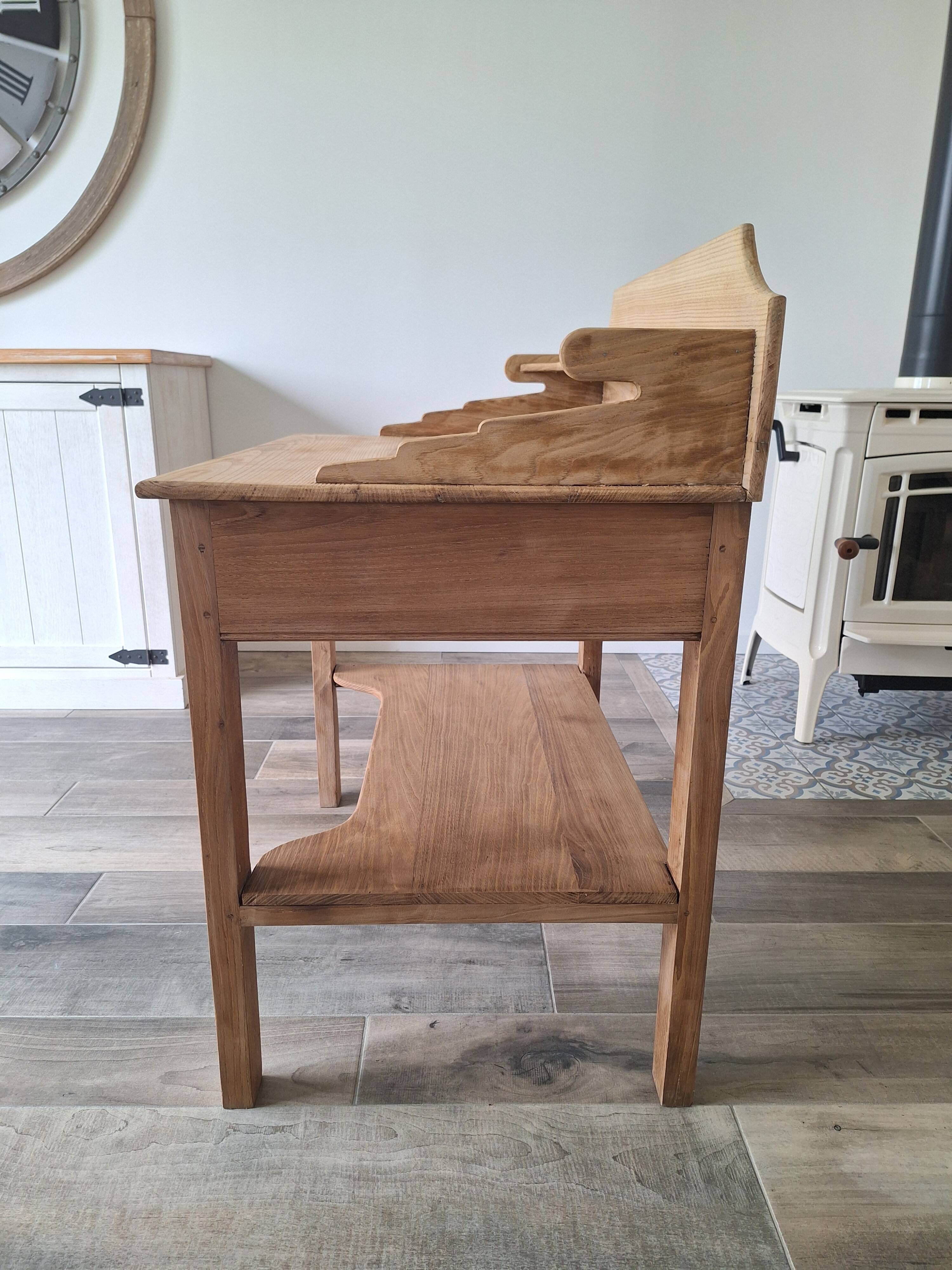 Desk / Dressing table in solid elm from the early 20th century.