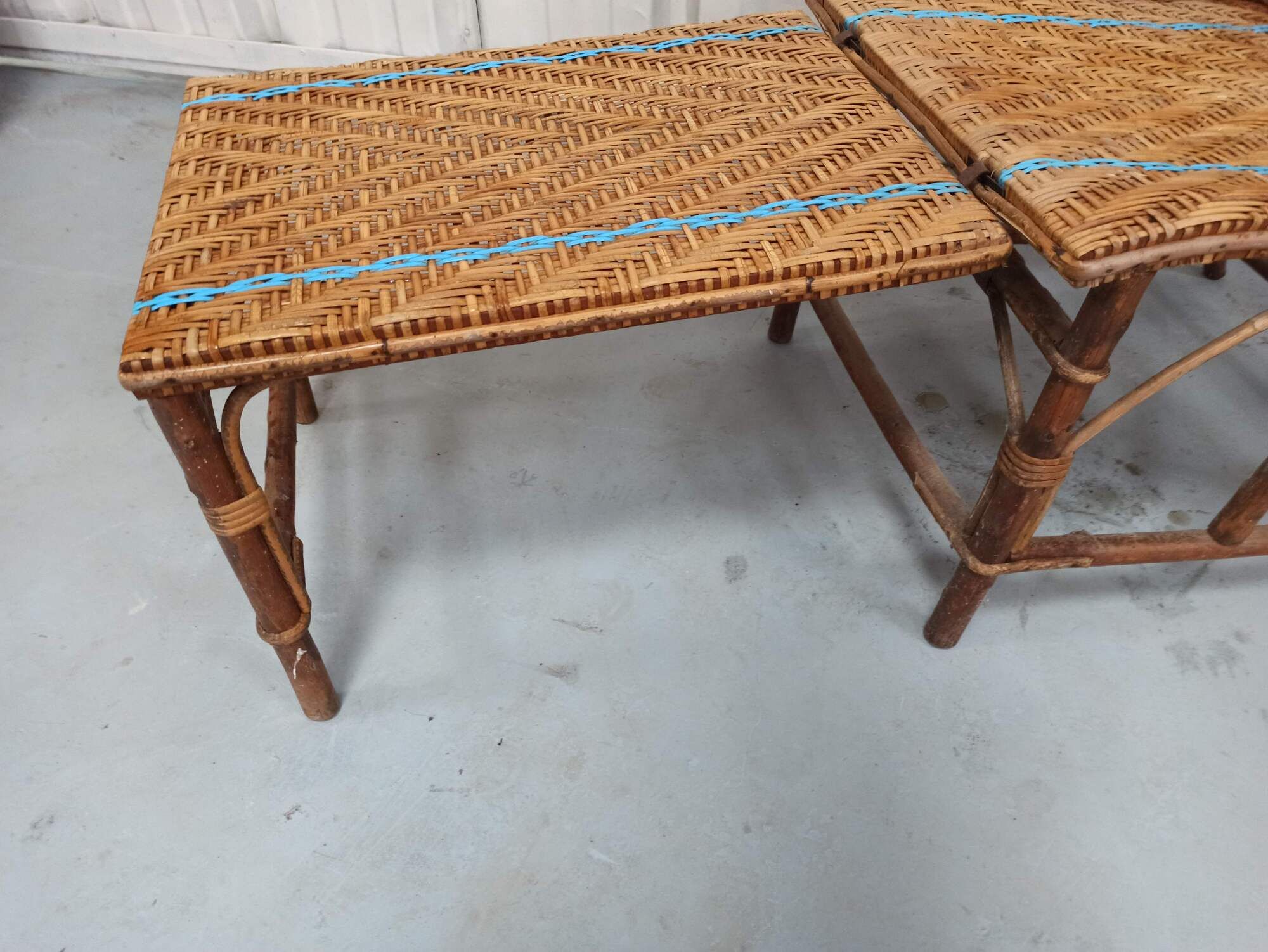 Armchair Sunbathing in wicker rattan wood lounger blue features