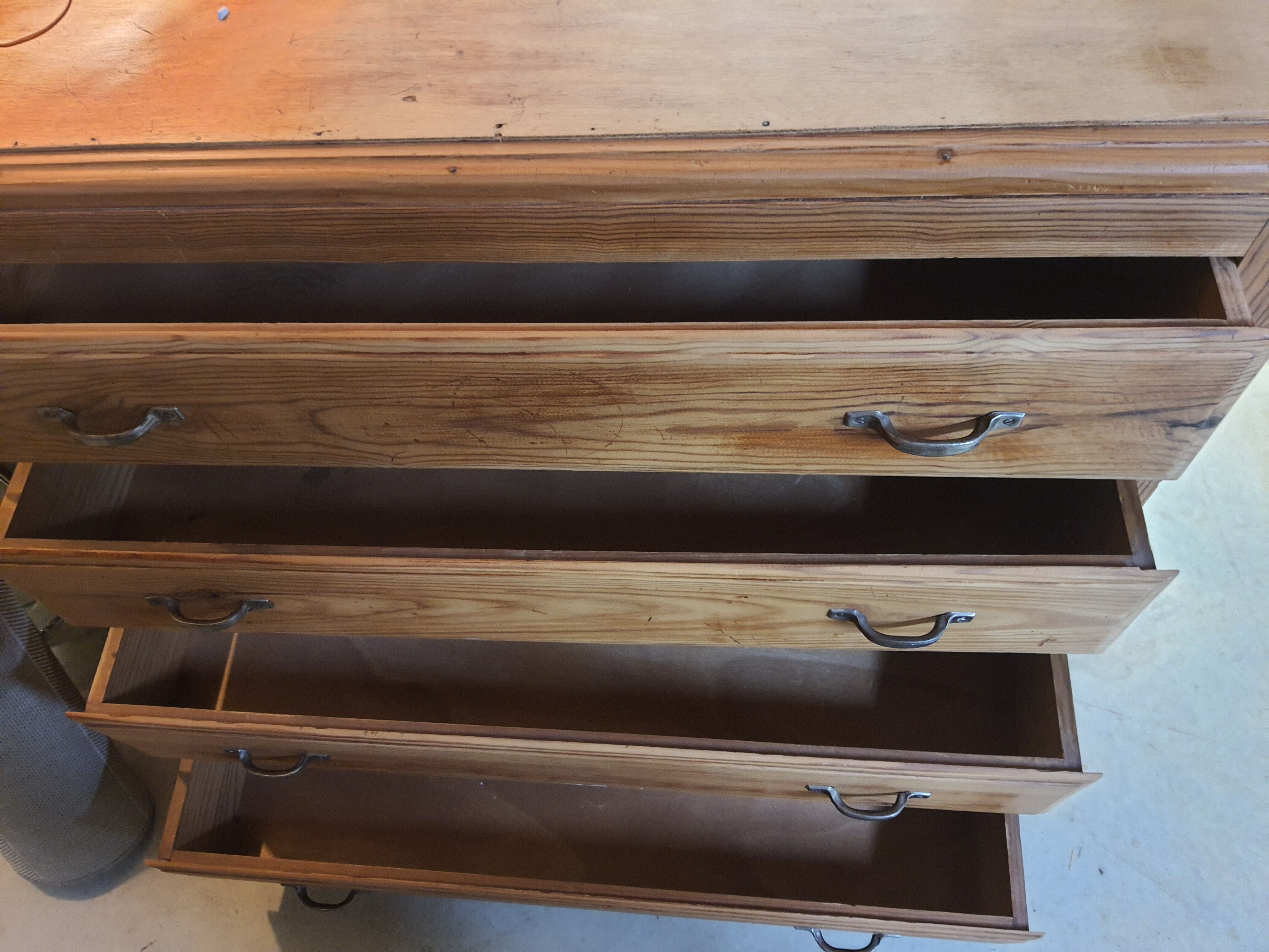 Vintage chest of drawers