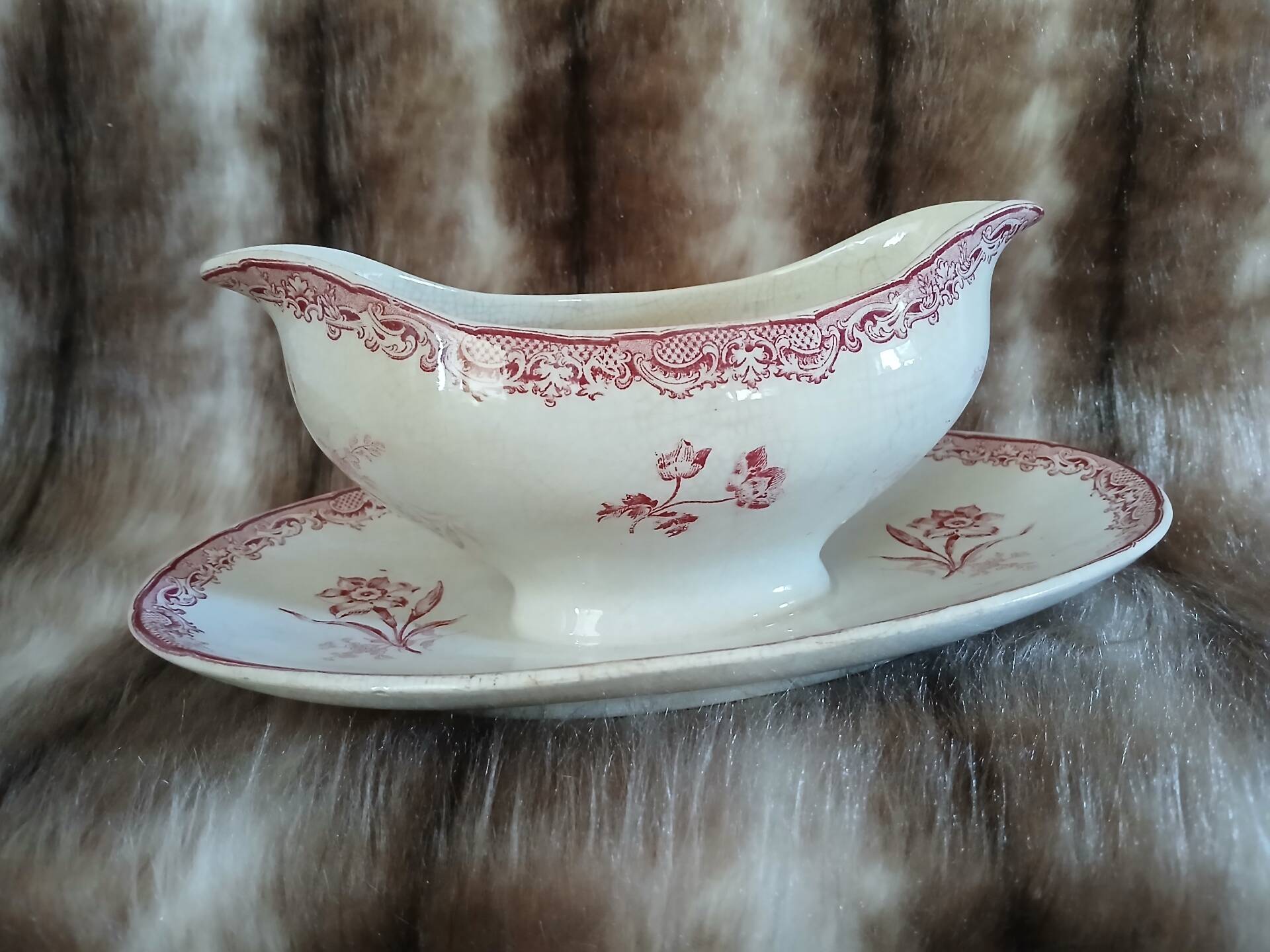 Antique sauce boat in ironstone Sarreguemines