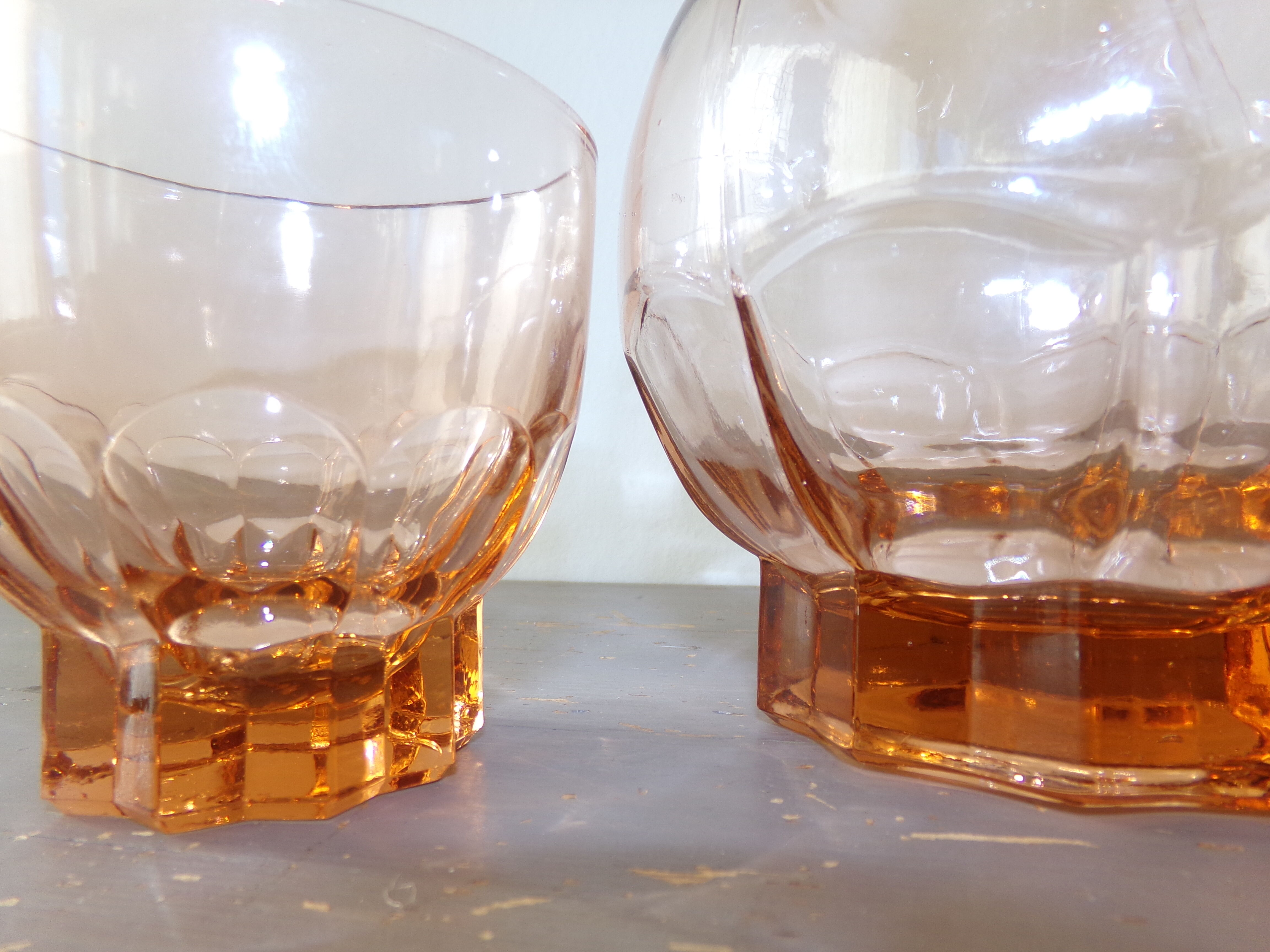 Art Deco carafe and its 4 glasses