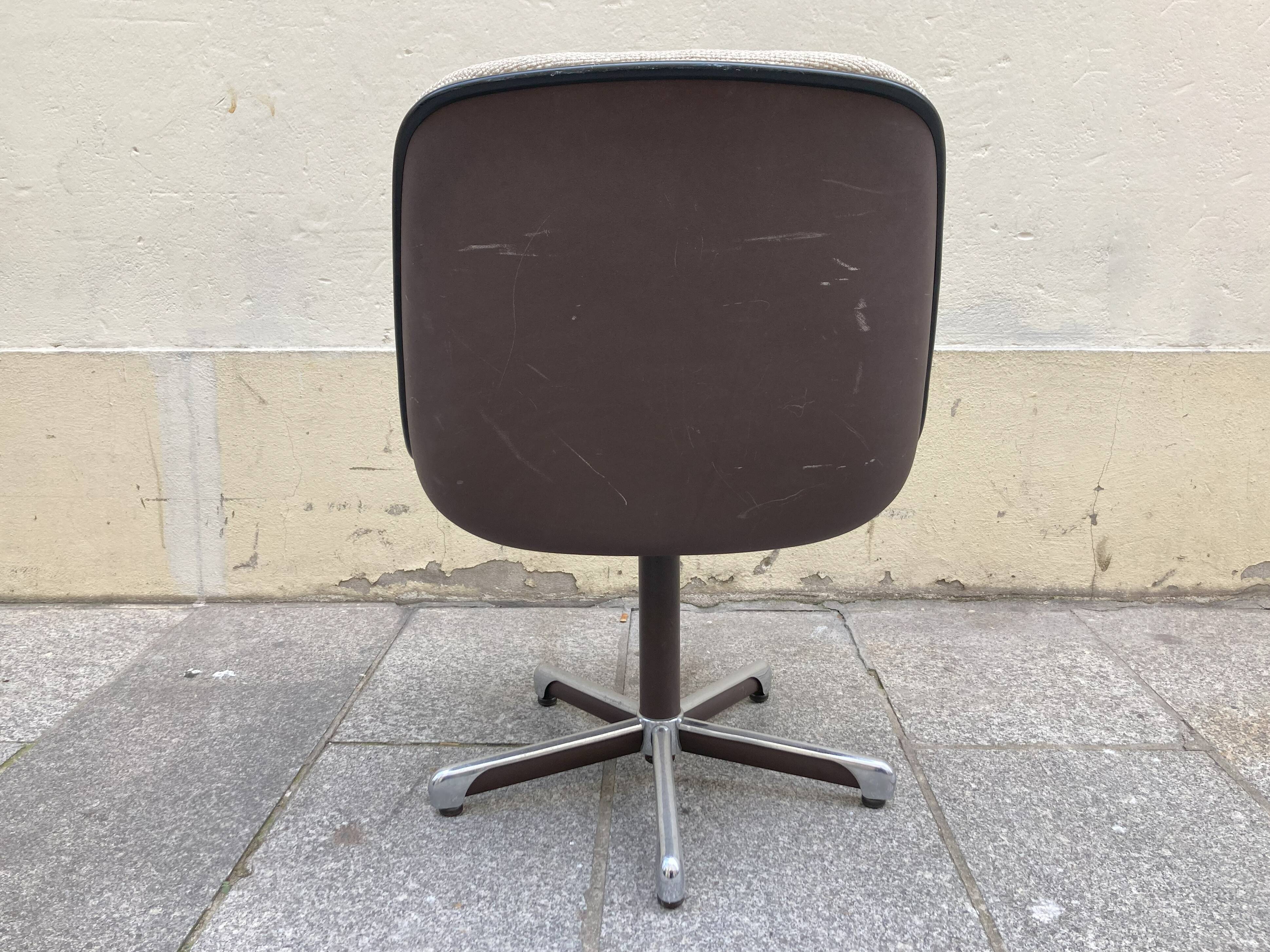 Randall Buck armchair for Steelcase Strafor