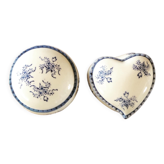 Set of two porcelain pillbox boxes