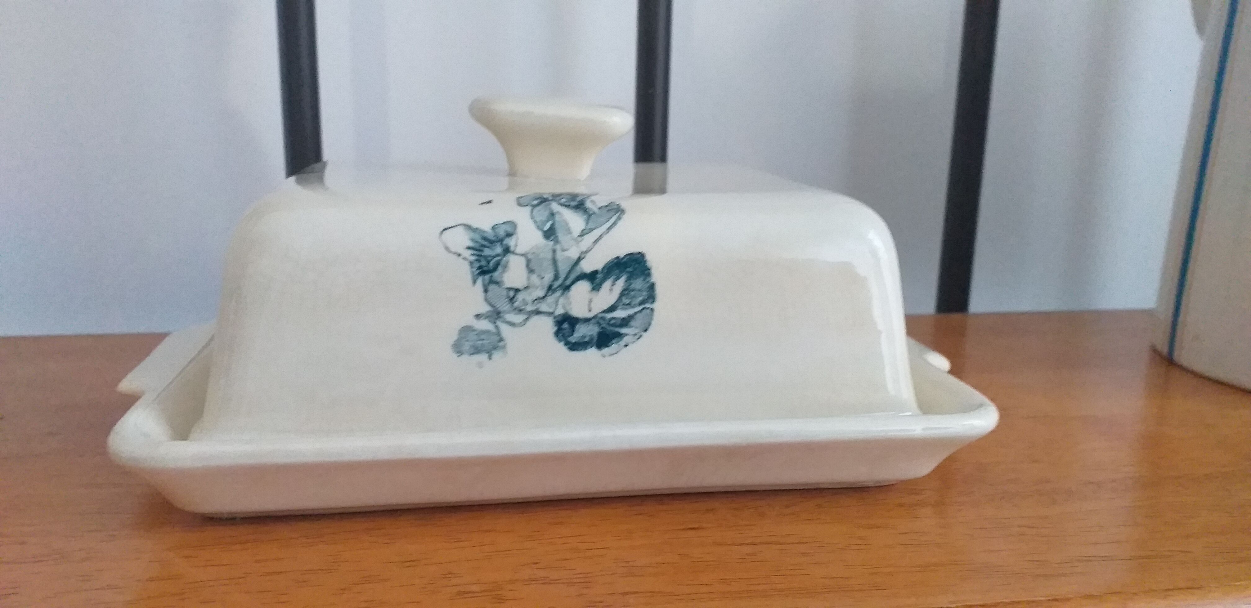 Porcelain butter maker Villeroy and Boch