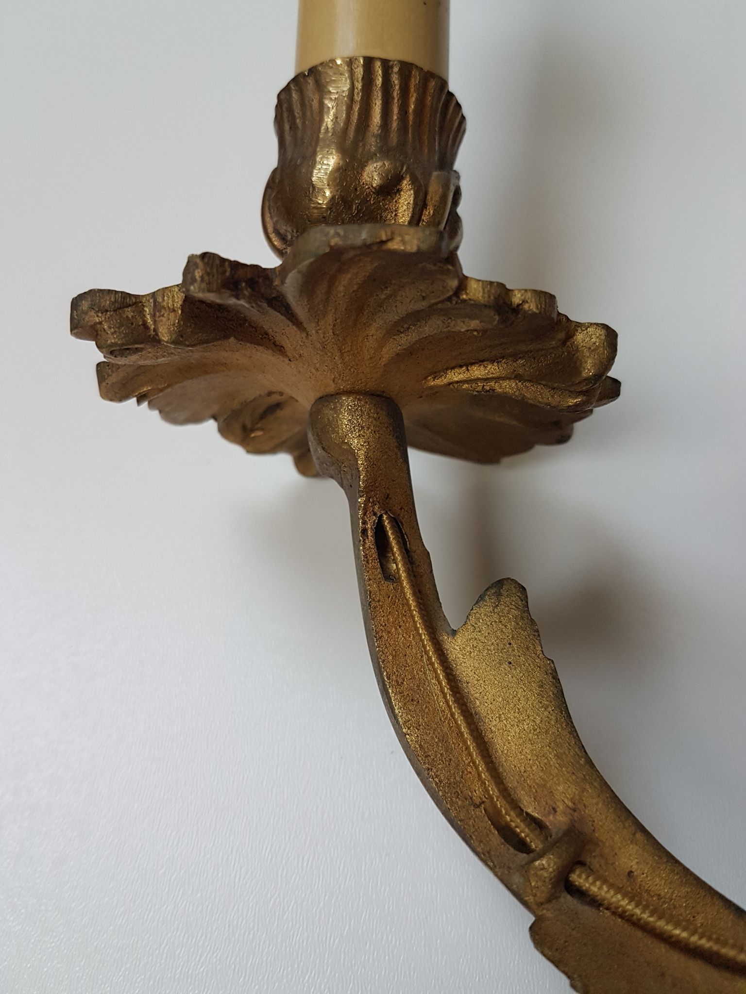 Trio of old bronze wall lights - Louis XV style - 2 lights