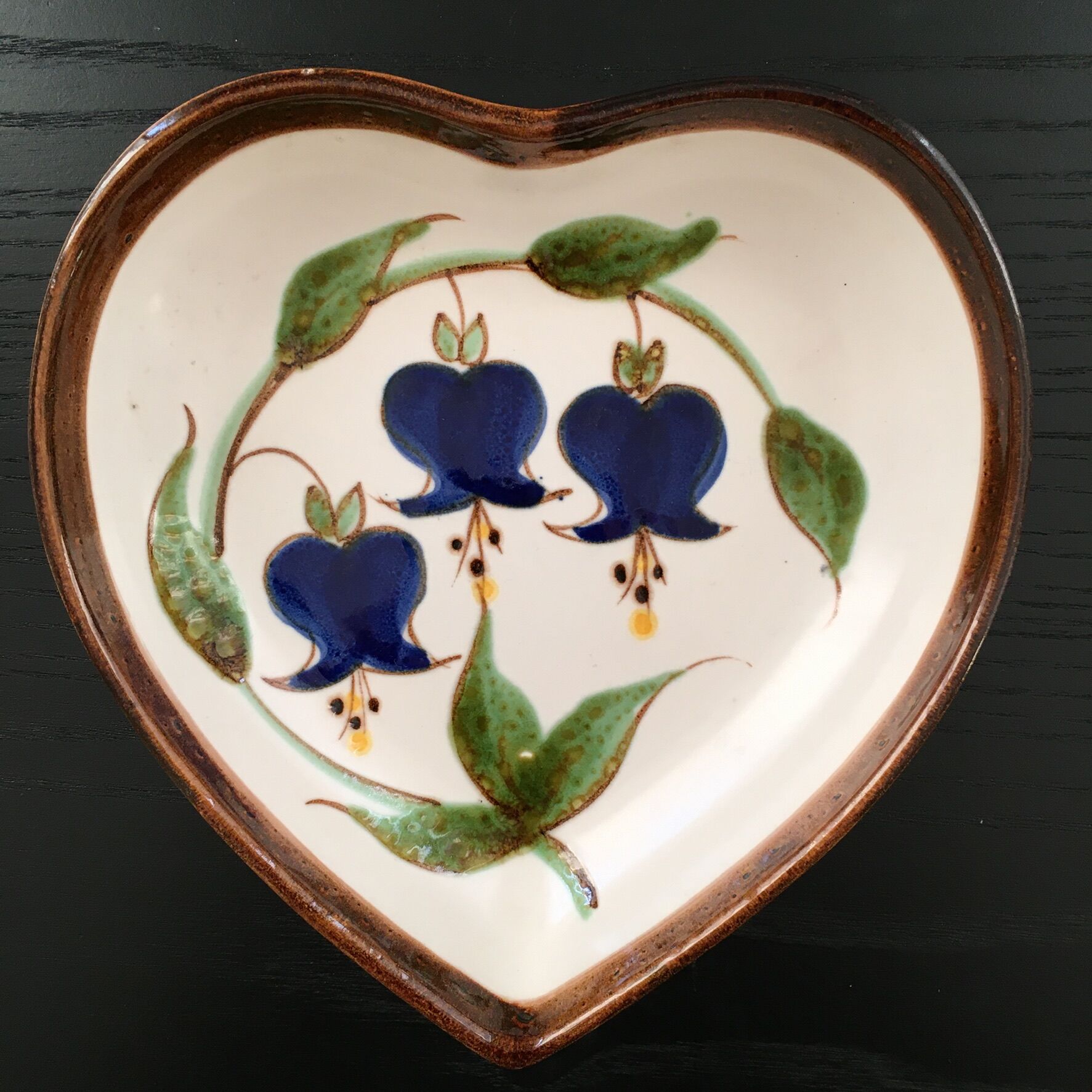 Trinket tray decorated with blue bells