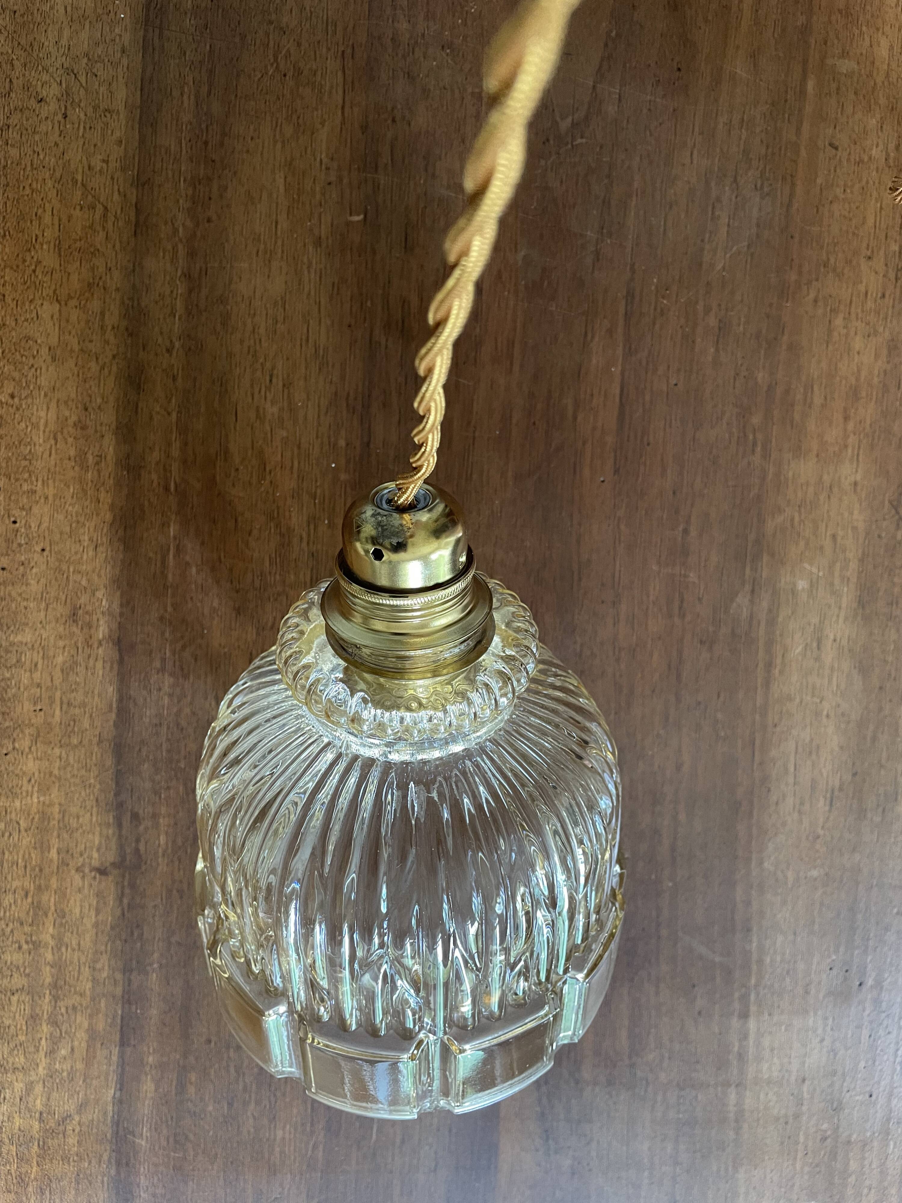 Molded glass suspension