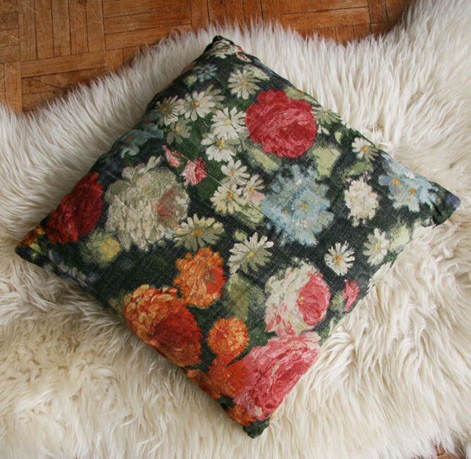 Double sided cushion - 60s