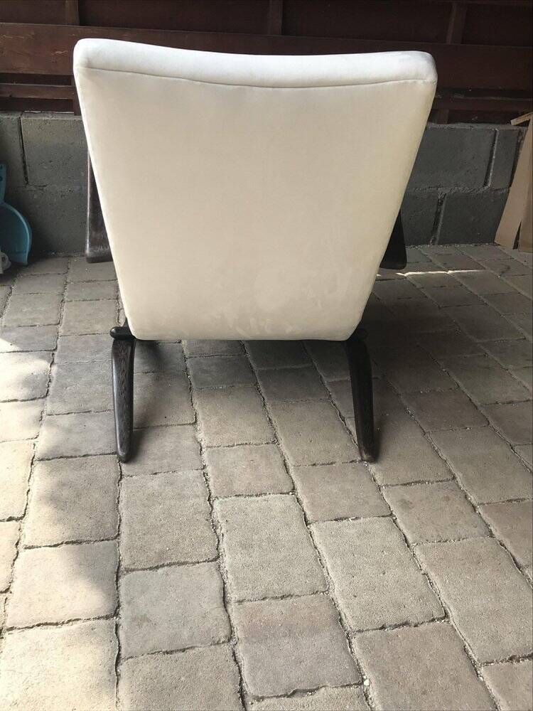 Art Deco armchair H 269 in wood and cream velvet, design by Jindřich Halabala (1930)