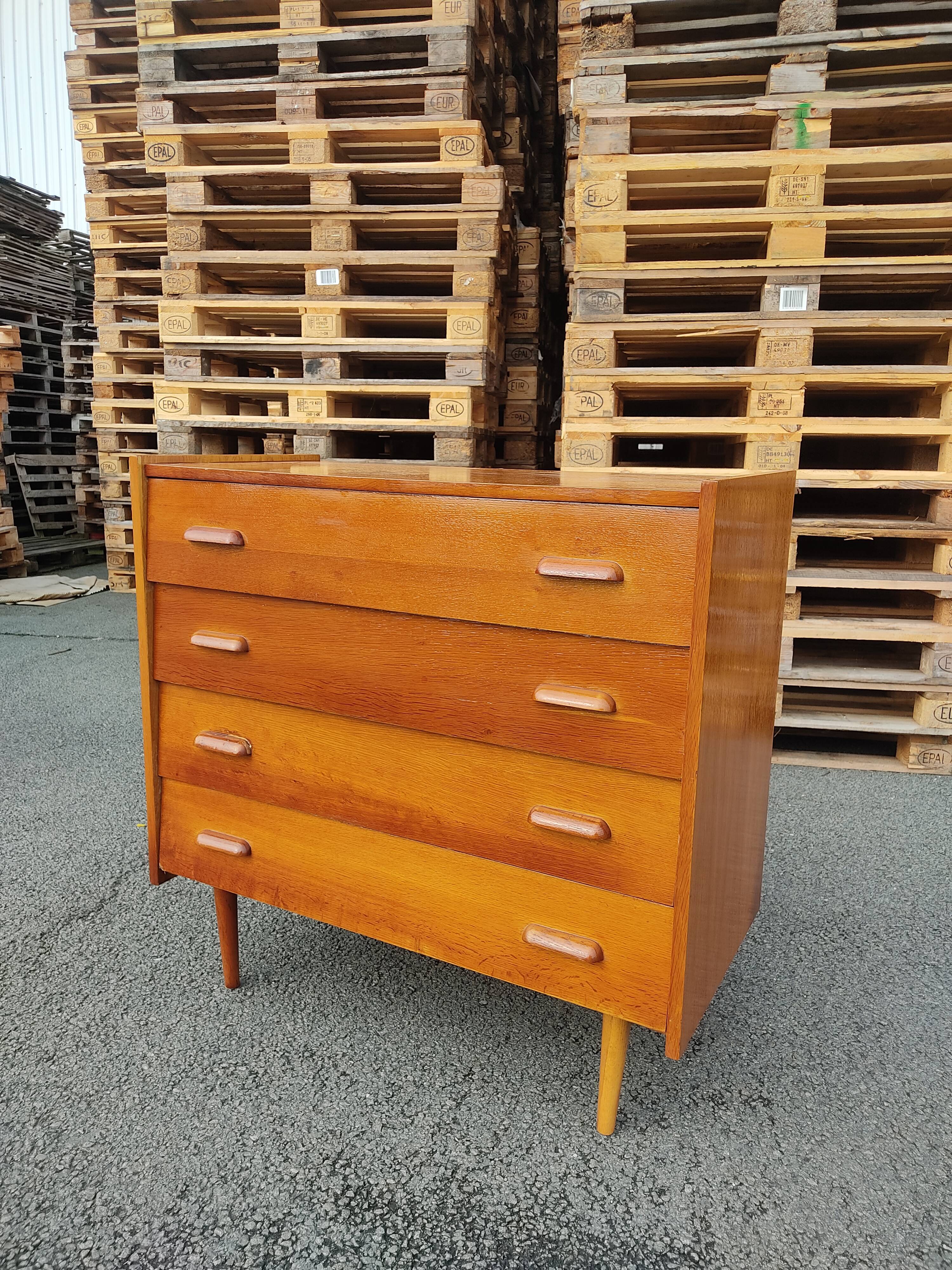 Vintage chest of drawers