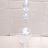 Carafe in chiseled glass