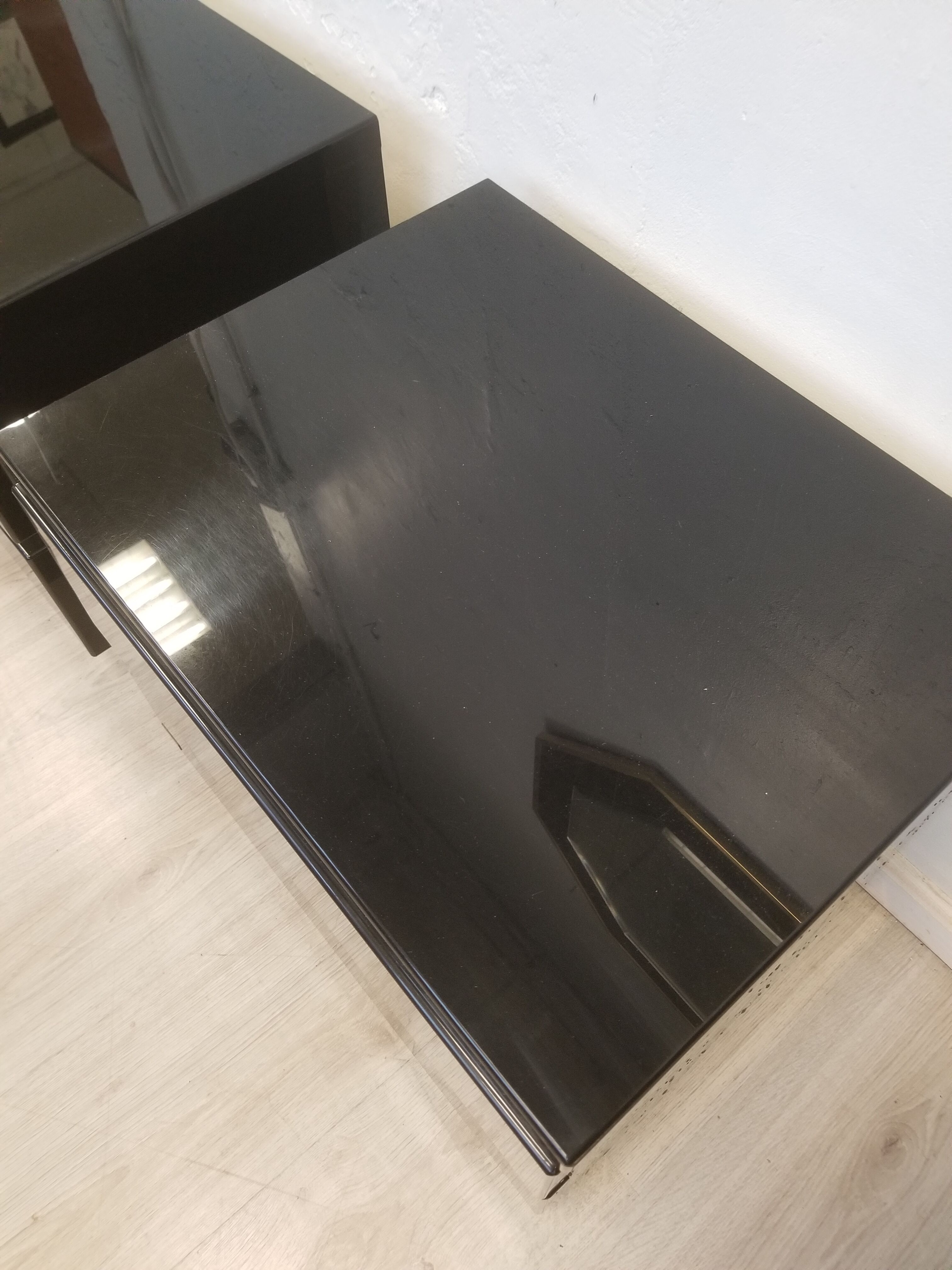 Laquered bedsides Éric Maville