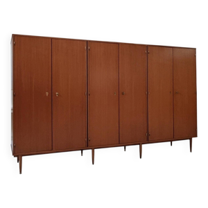 Armoire du milieu du