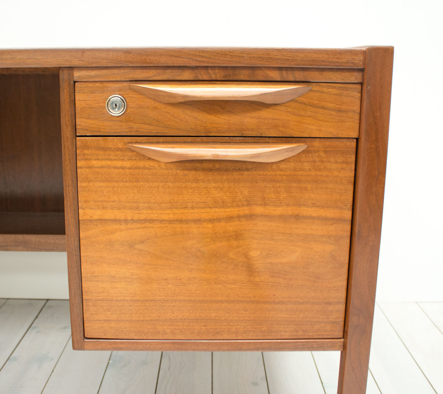 1960s American walnut desk by Jens Risom