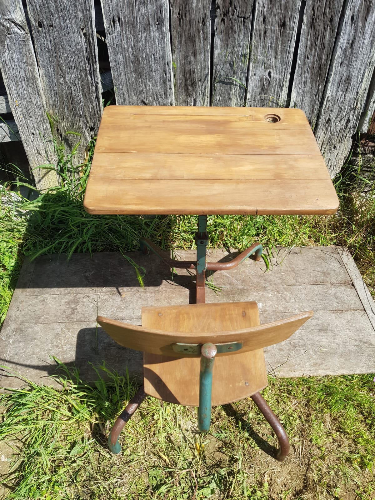 Former office children's scalable desk