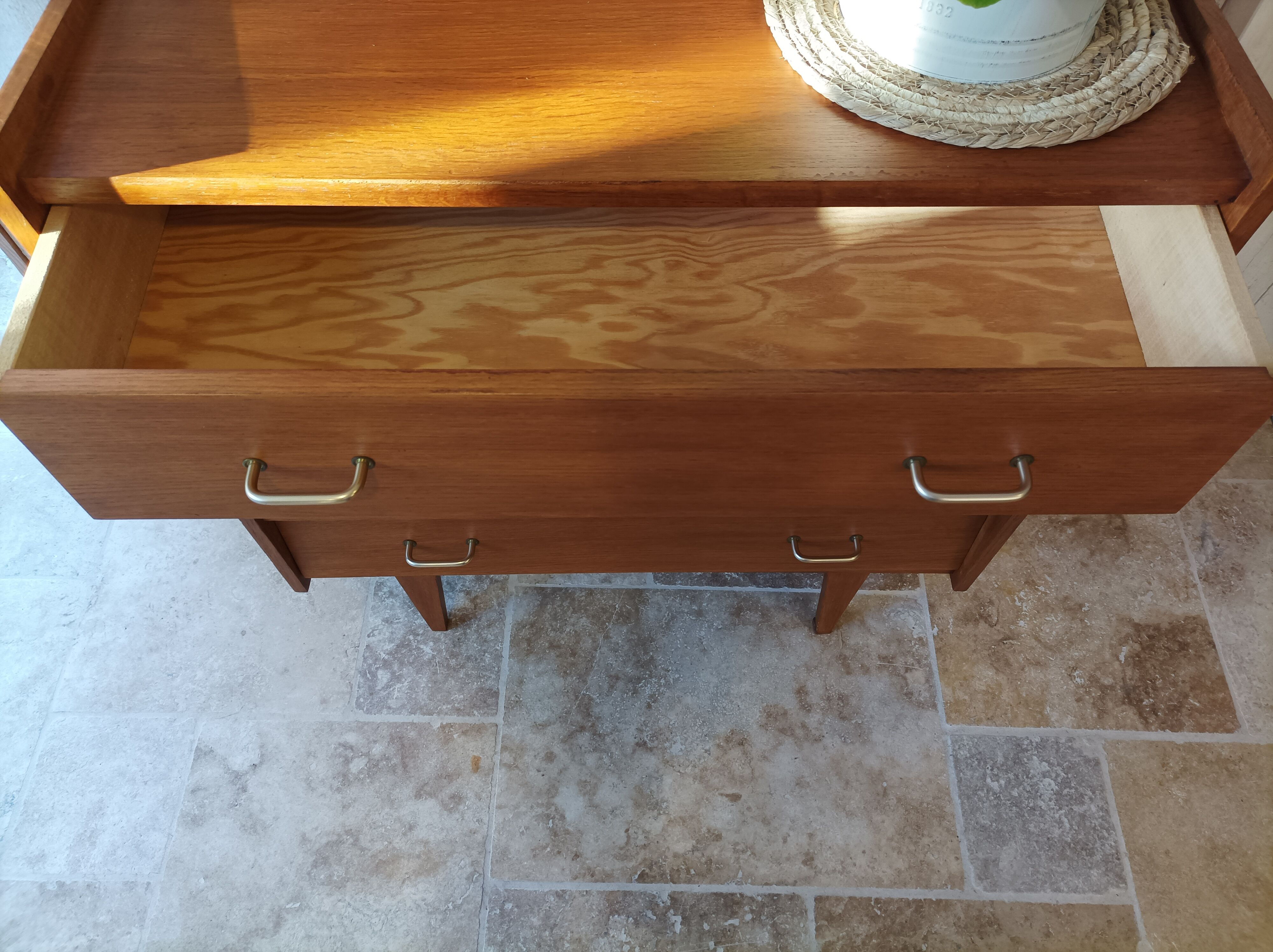 Vintage chest of drawers