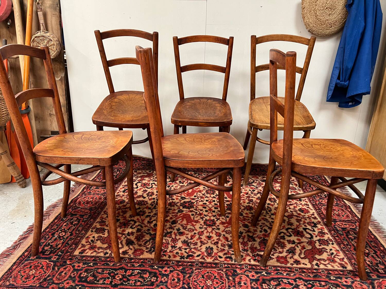 6 anciennes chaises bistrot