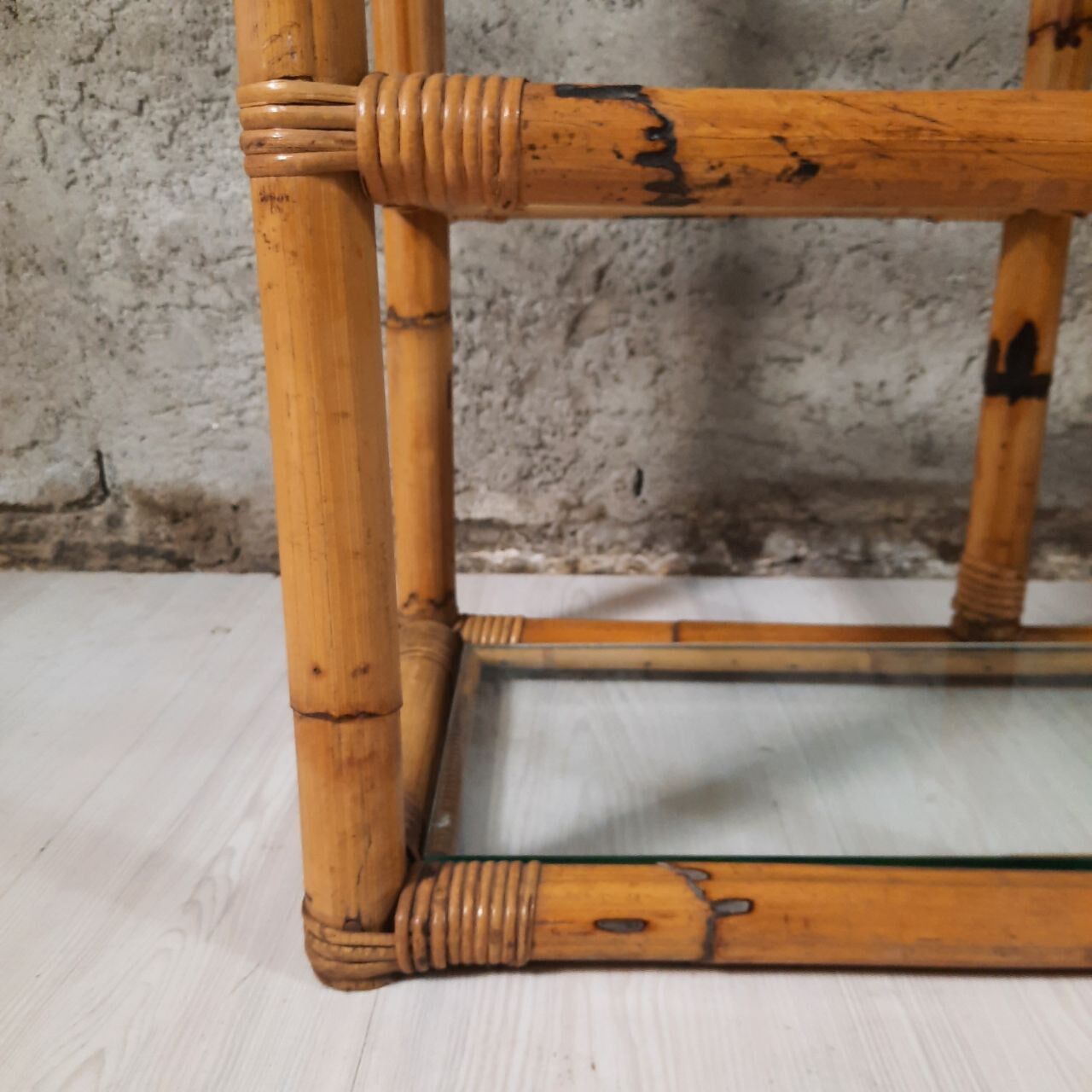 Bibliothèque étagère en bambou vintage