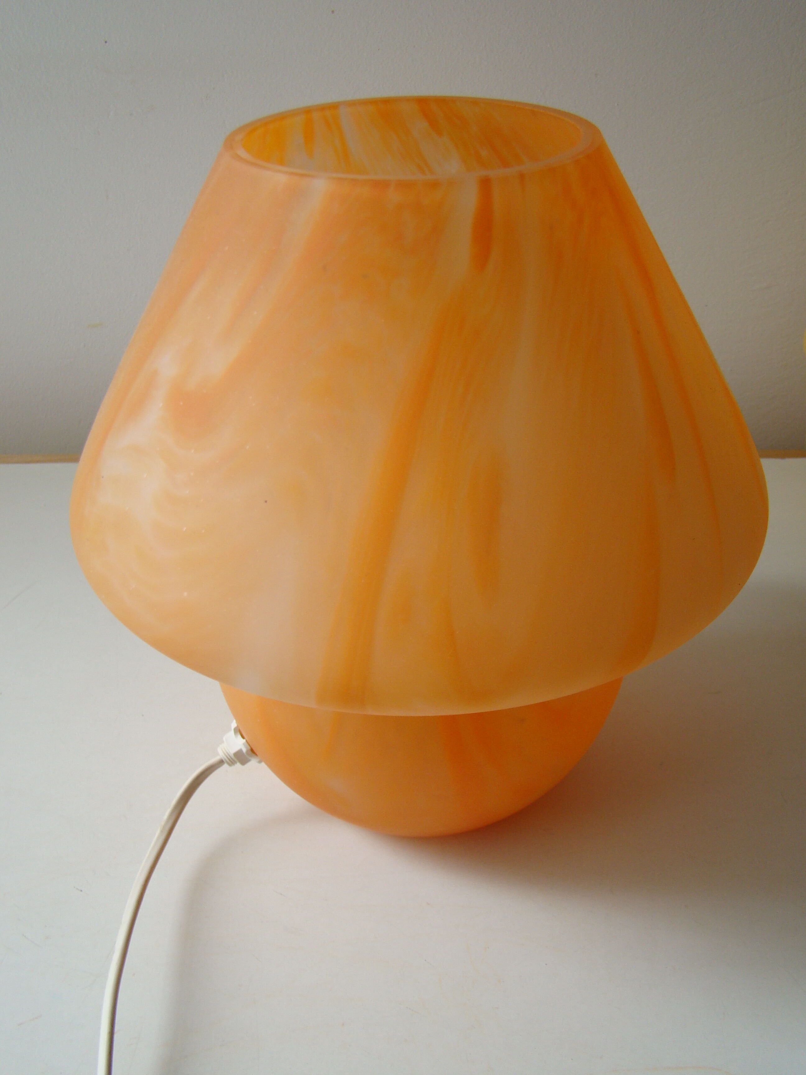 Vintage mushroom lamp in hand-blown glass