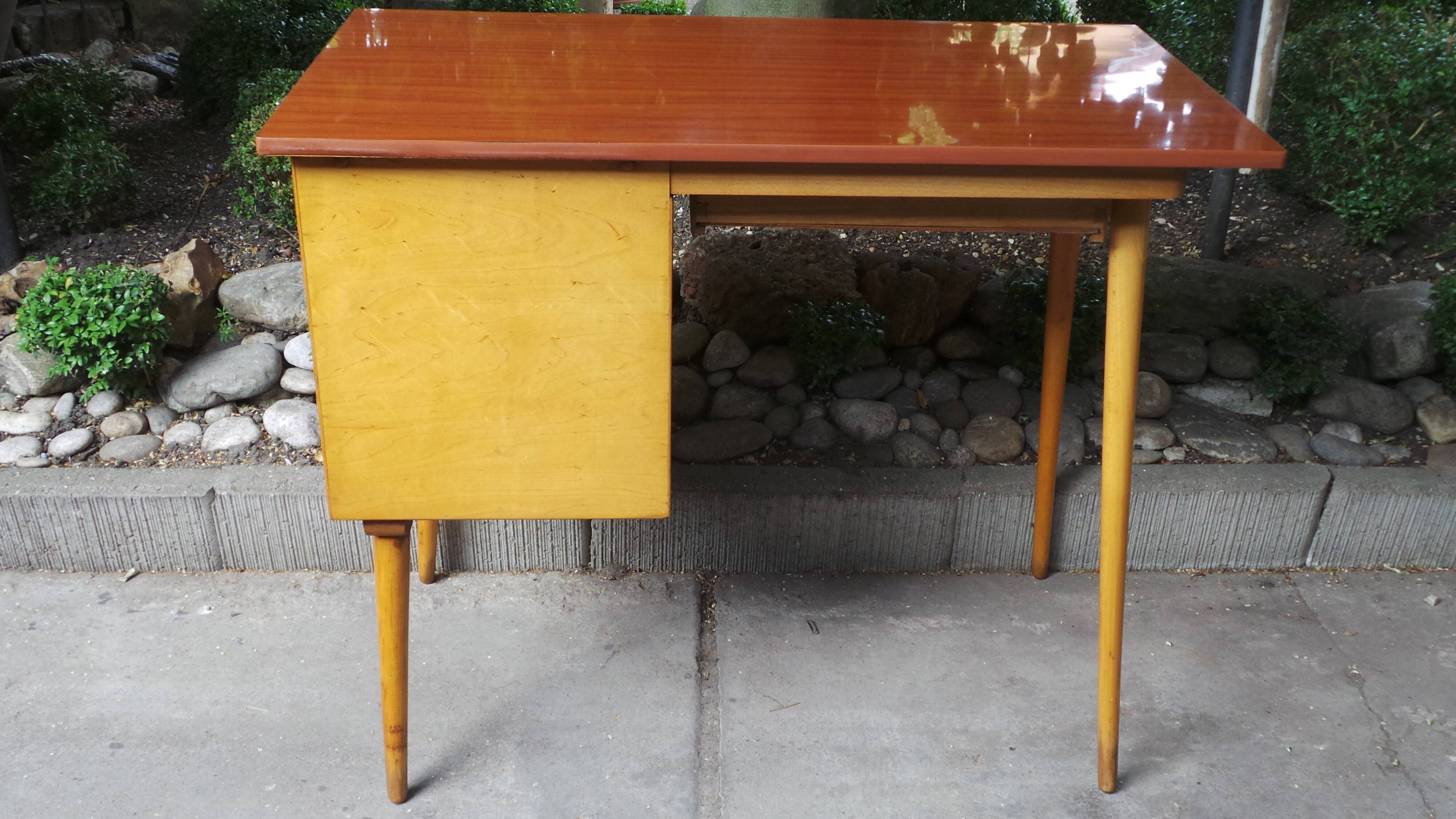 Desk feet compass baumann