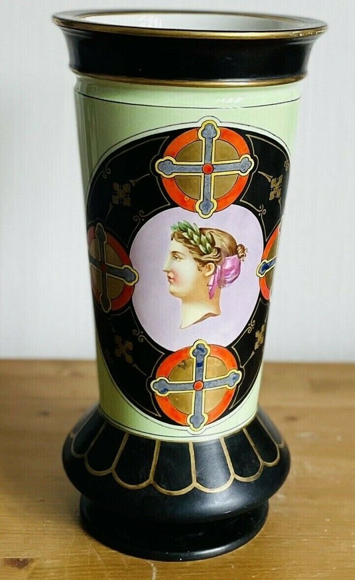 Grand Vase Lebœuf Millet & Cie décor Empire profile Roman woman on green background