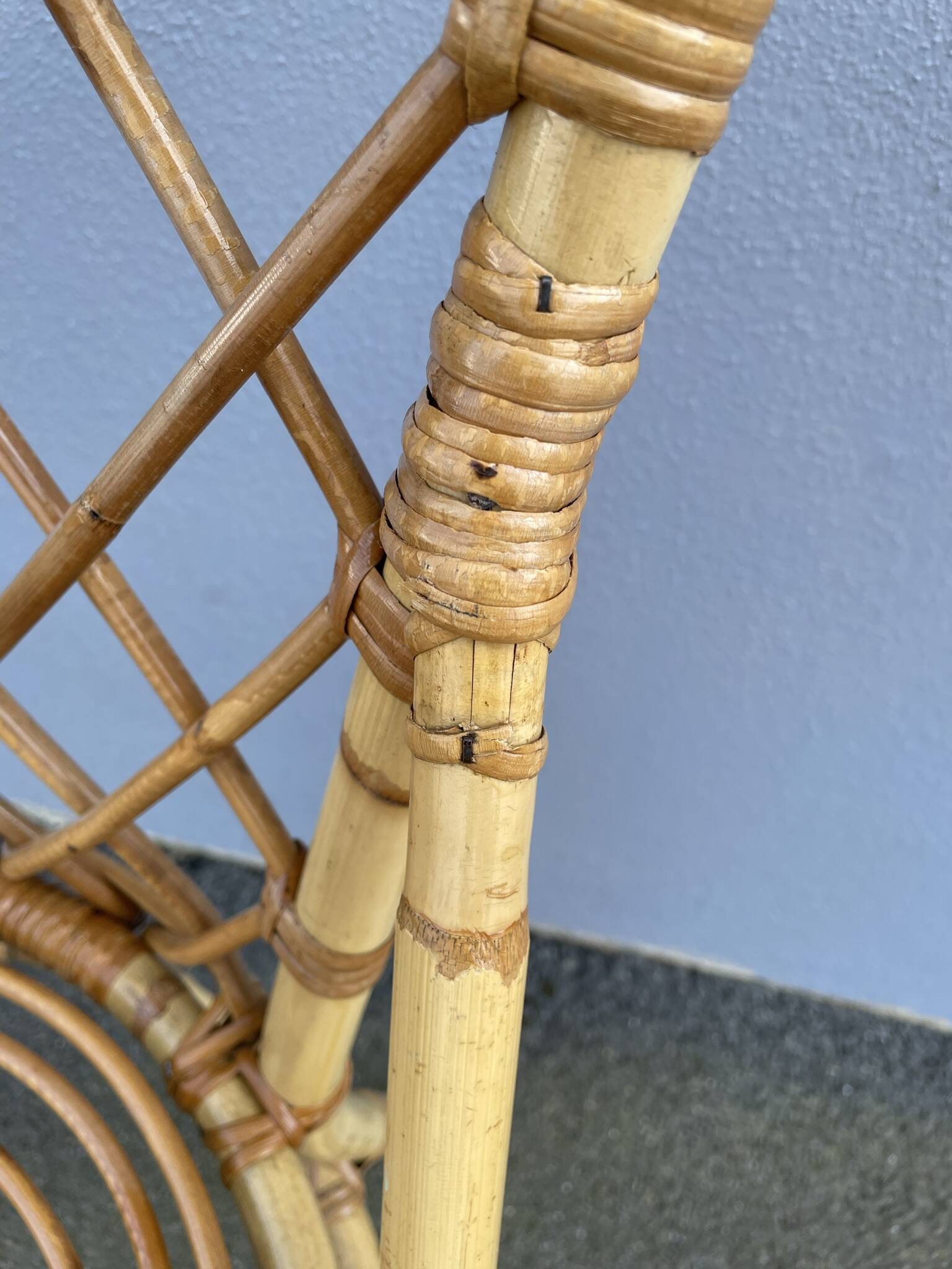 Chaises en rotin  à croisillons